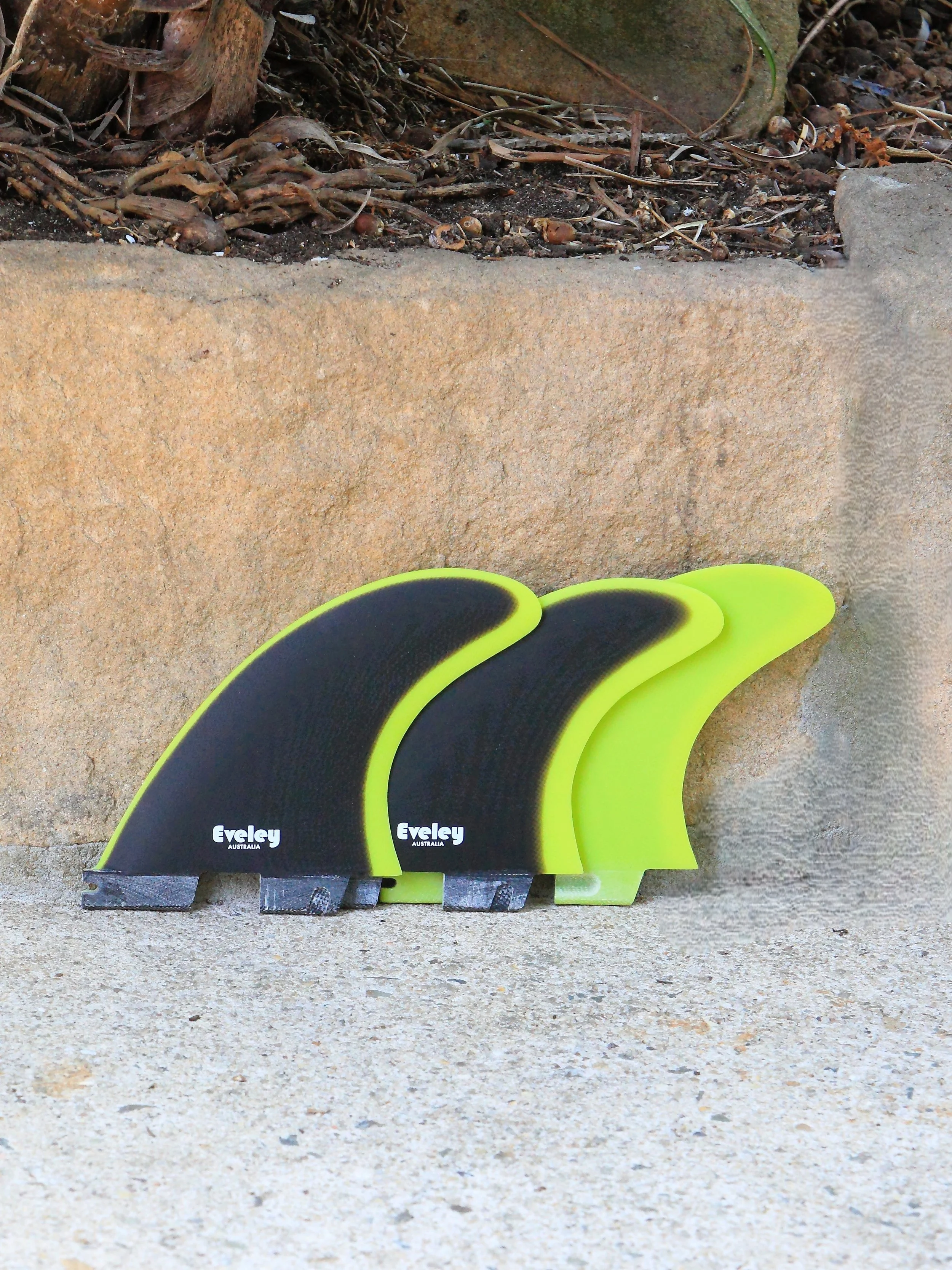 4.5" Responder Thruster Fins – Black on Yellow-Green Pro Glass | FCS II Compatible (Set of 3)