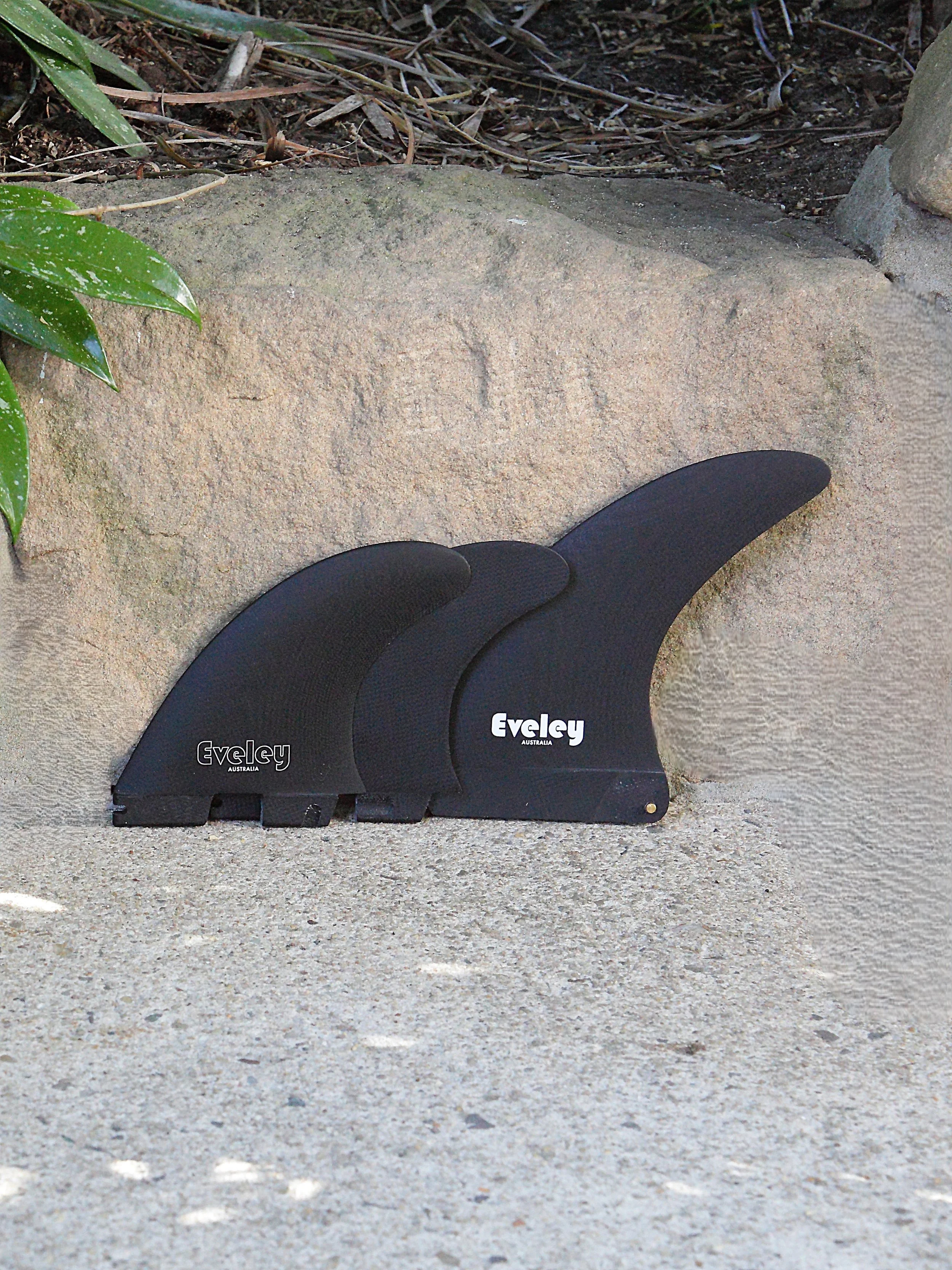 4.4" + 5.7" 2+1 Fin Set – black Pro Glass | FCSII compatible Side Fins (3 fin set)