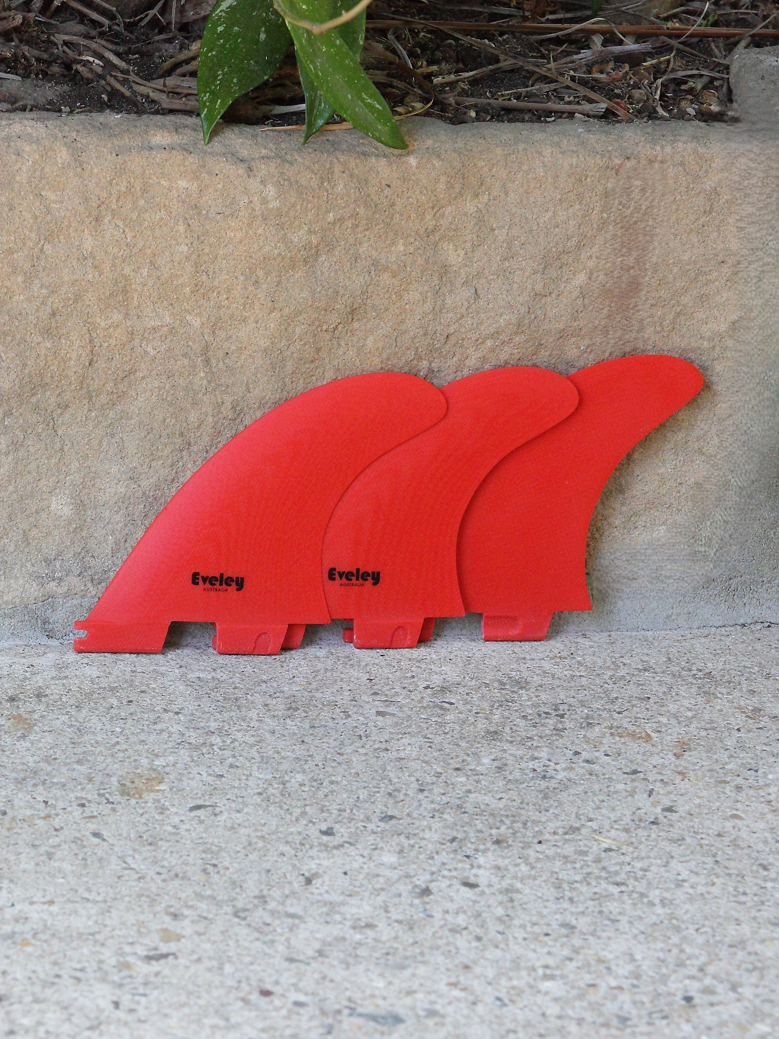 4.5" Progressive Thruster Fins, red Pro Glass. FCSII compatible set of three fins.
