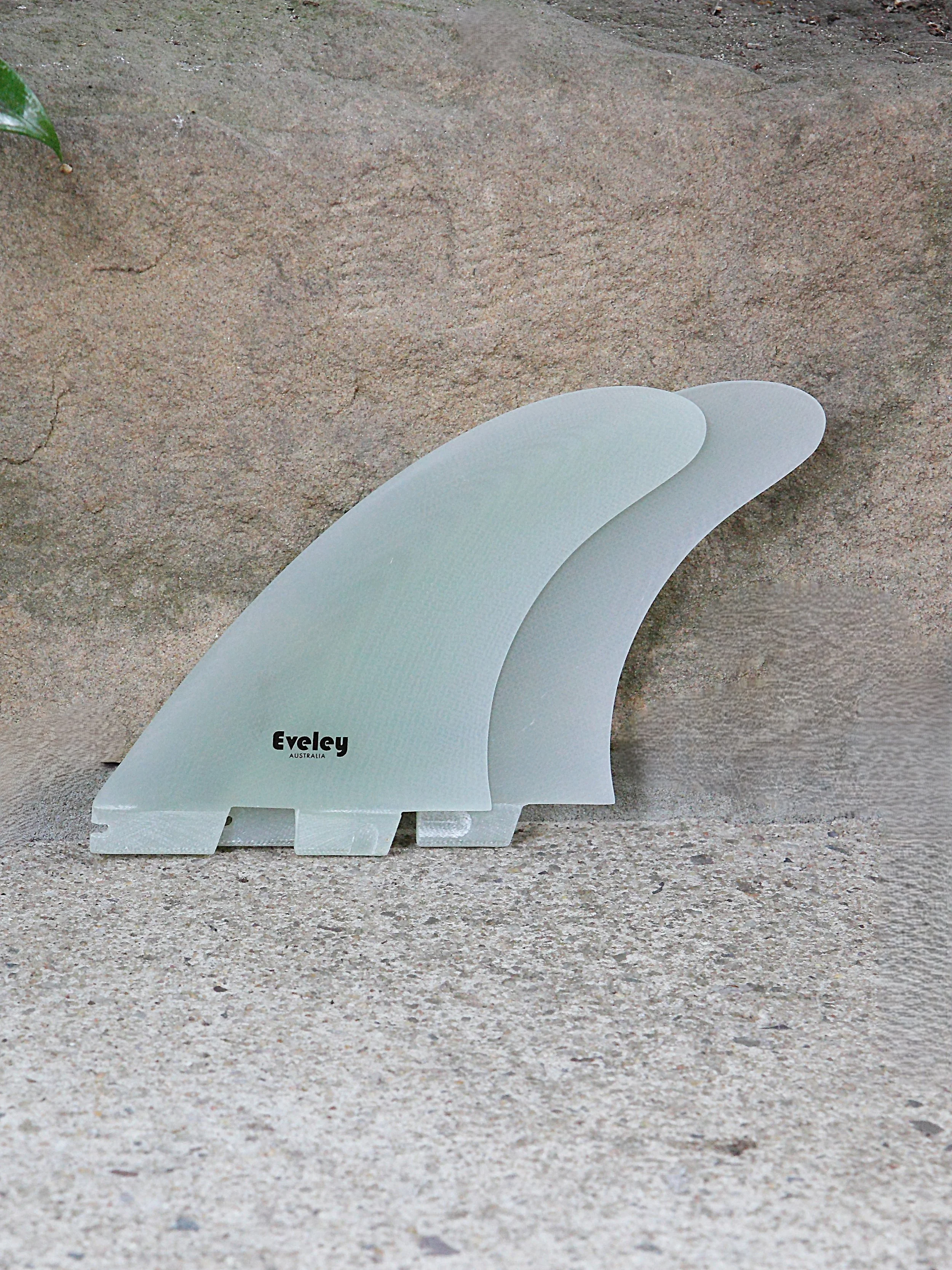 5.35" Contemporary Twin Fins – FCSII compatible natural Pro Glass (2 fins)