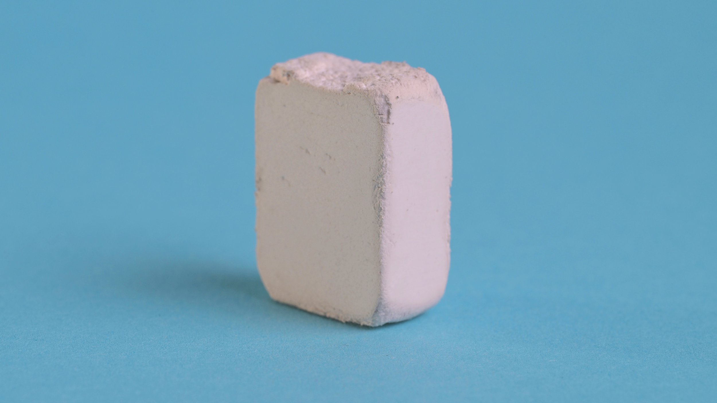 M-L-S-4A-04-weisser Radiergummi-graublau.jpg