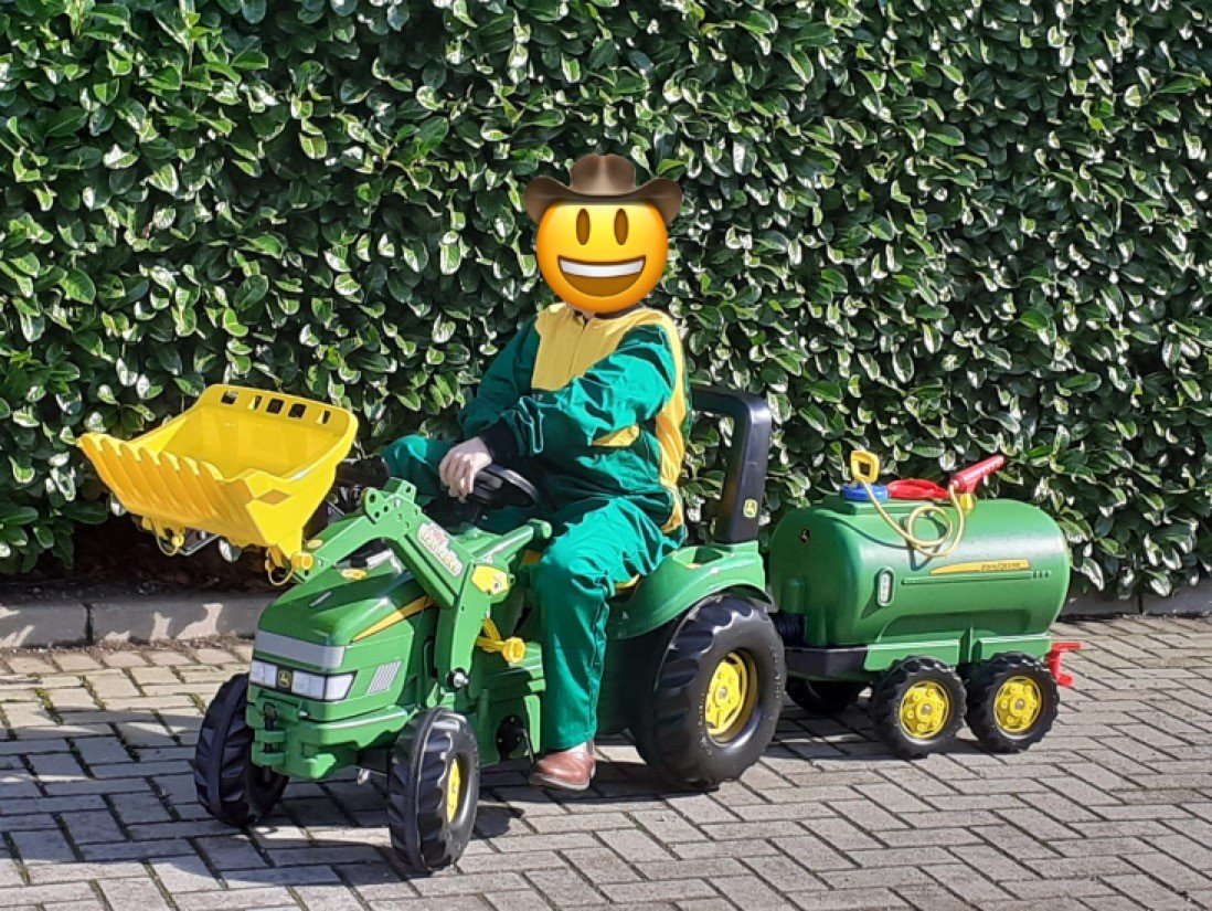 JD xtrac with JD tanker.jpg