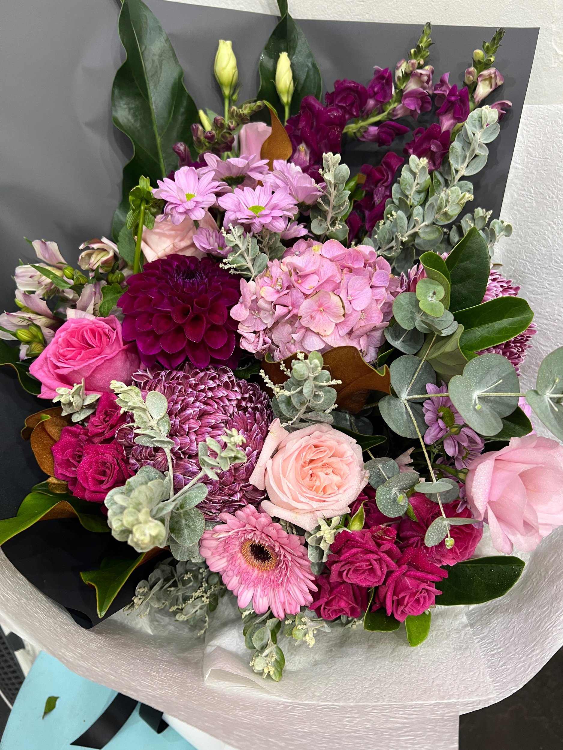 Hello Gorgeous Signature Big bouquet.jpeg