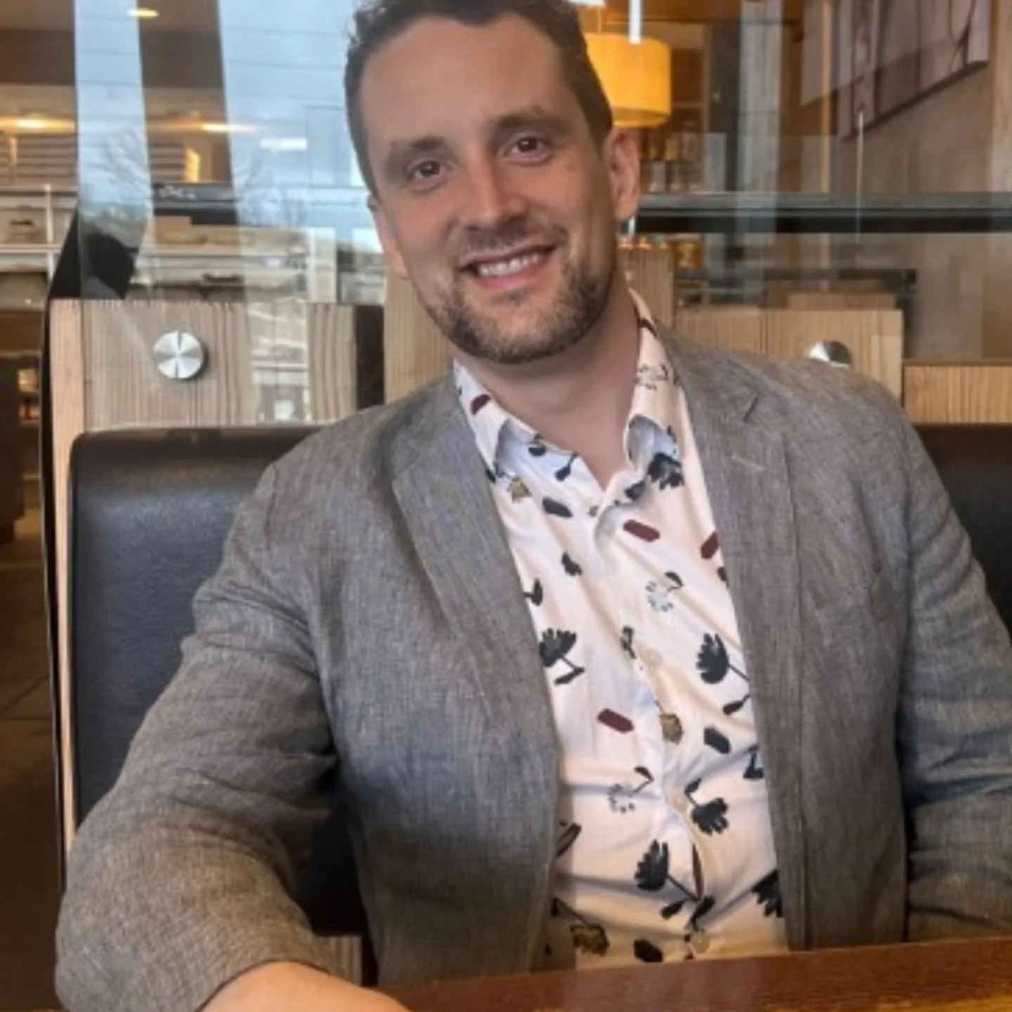 Rise Above warmly welcomes Martin Boersma as the new Chair of our Board of Directors. Martin is a lawyer, creative professional, and long-time community builder.

He runs Boersma Law, a practice focused on helping artists and small businesses thrive.