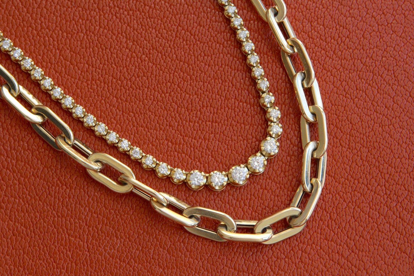Gold + Diamonds = 💕
💎
#Jewelry #JewelryDesigner #JewelryGram #JewelryAddict #JewelryLovers #LuxuryJewelry #InstaJewelry #JewelryGoals #JewelryTrends #JewelryMaking #JewelryOfTheDay #BespokeJewelry #StatementJewelry #BridalJewelry
