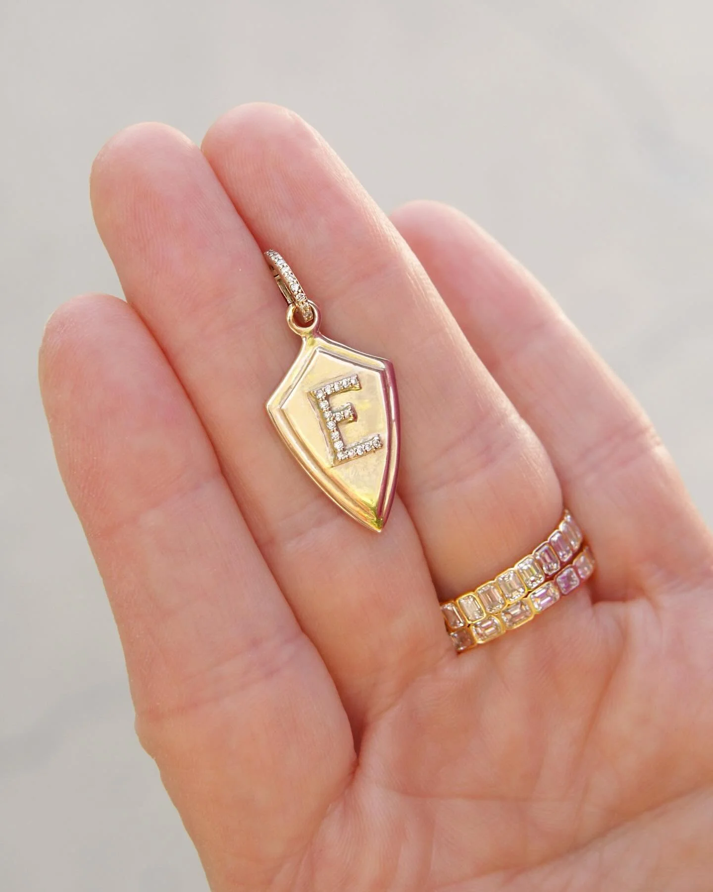 Custom initial shield for a lucky graduate!
💕
#initials #customjewelry #jewelry #initialjewelry #e #gift #classof2024 #realgold #goldjewelry #finejewelry