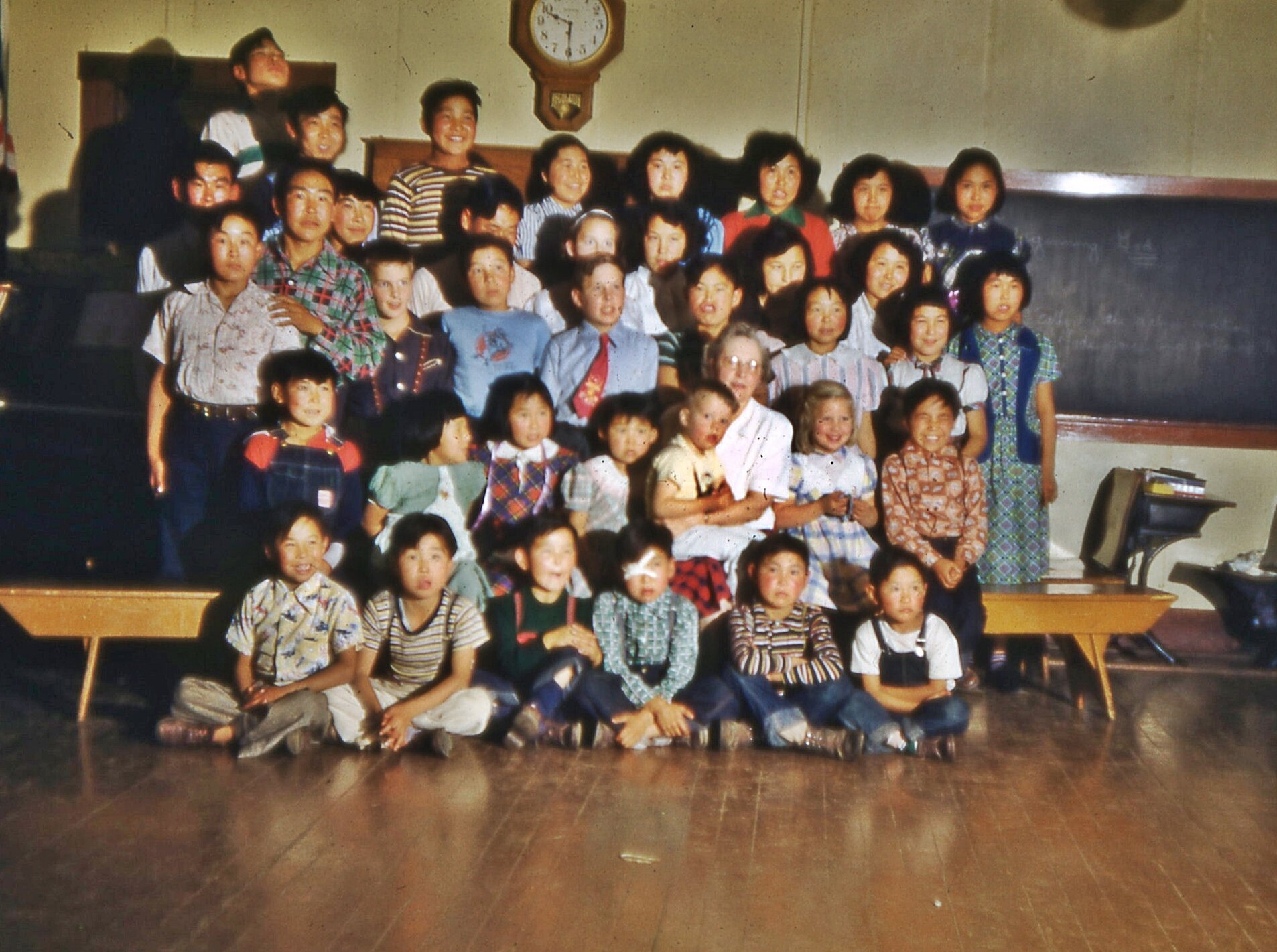 50s - MCH children in big classroom.jpg