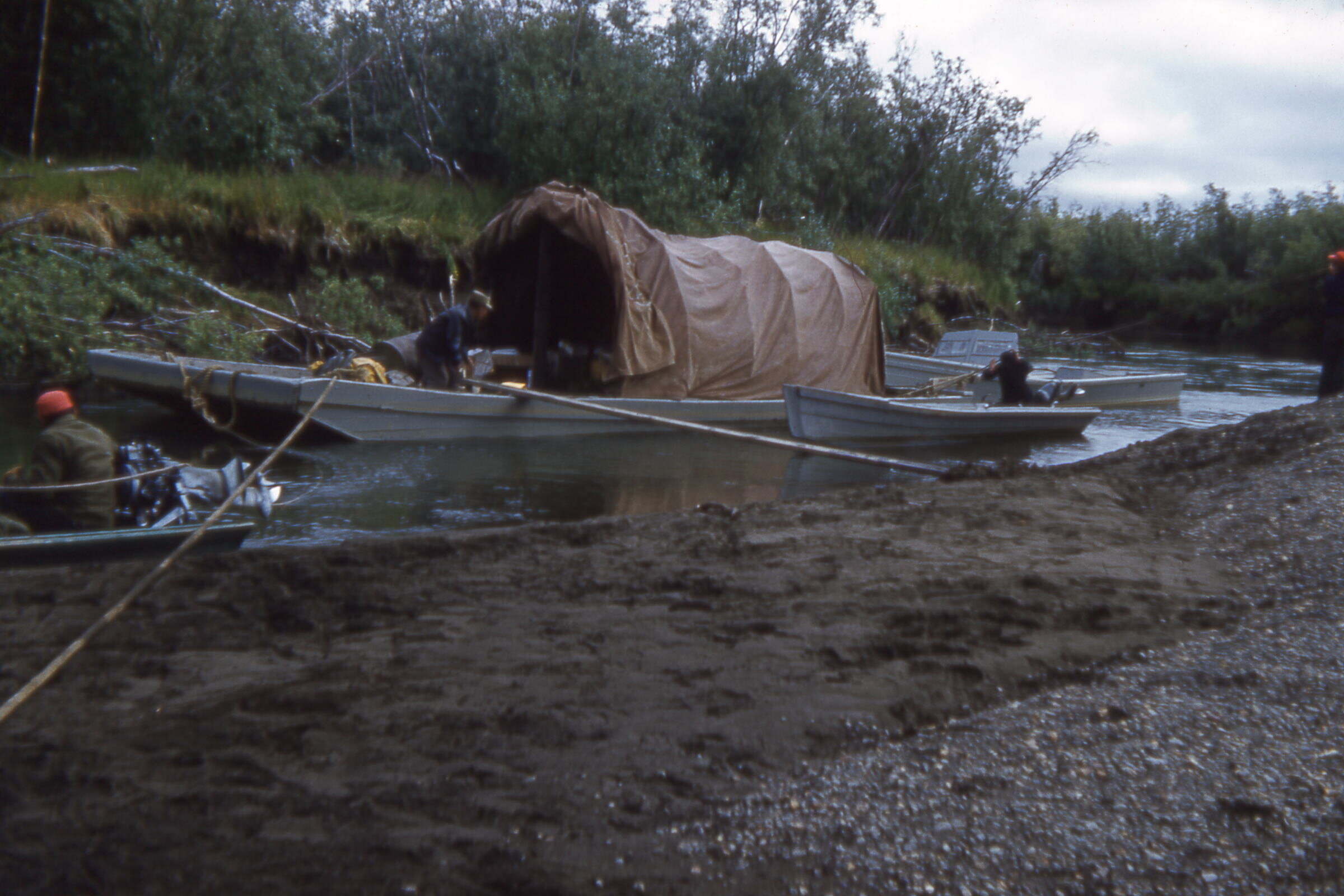 1959 Gravel haul with barge.jpg