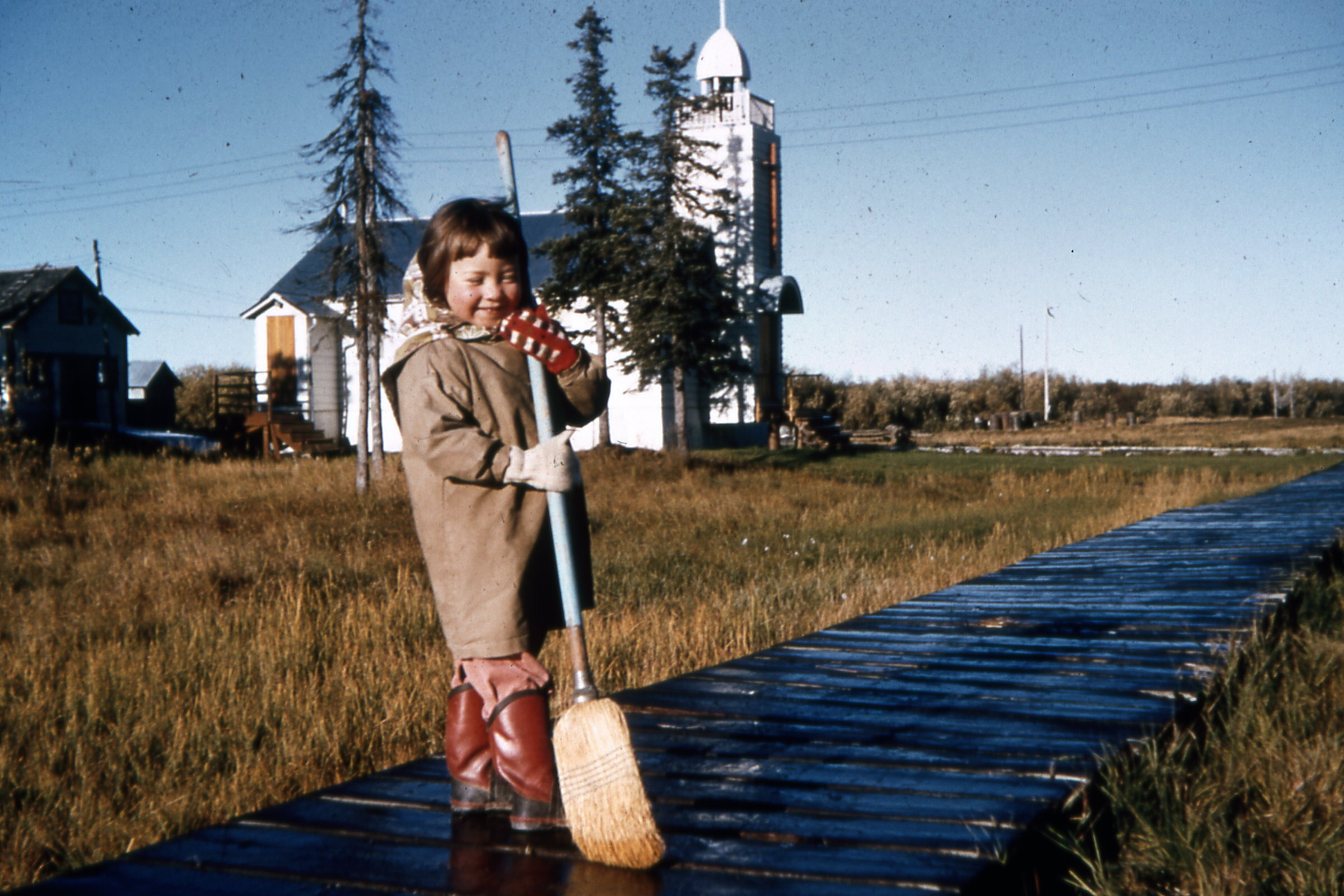 70s Cindy sweeping walk.jpg