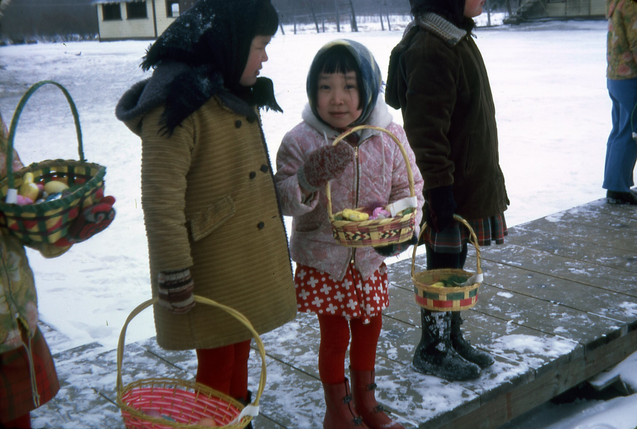 1971 Easter egg hunt.jpg