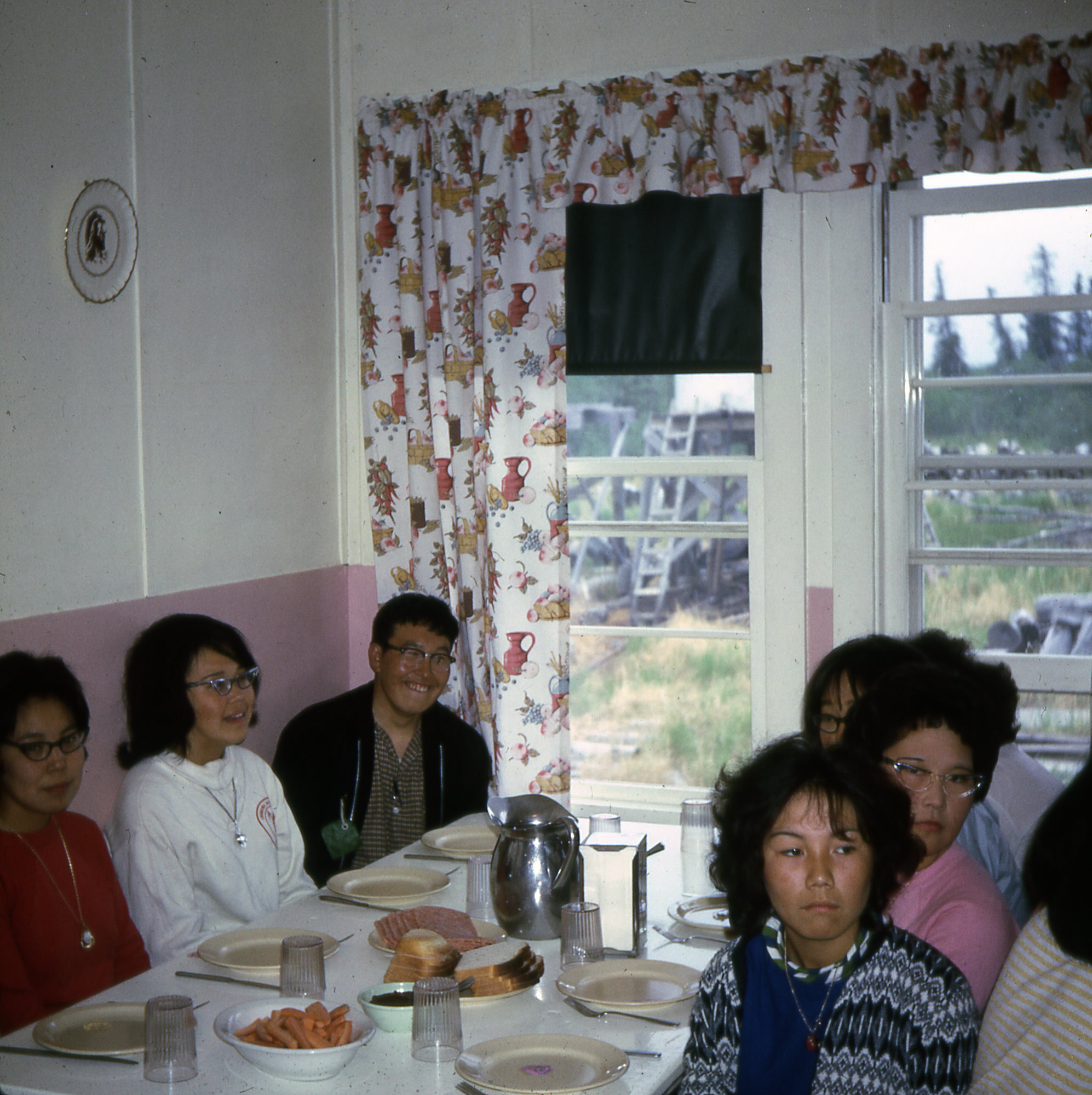 1971 YAC eating lunch.jpg
