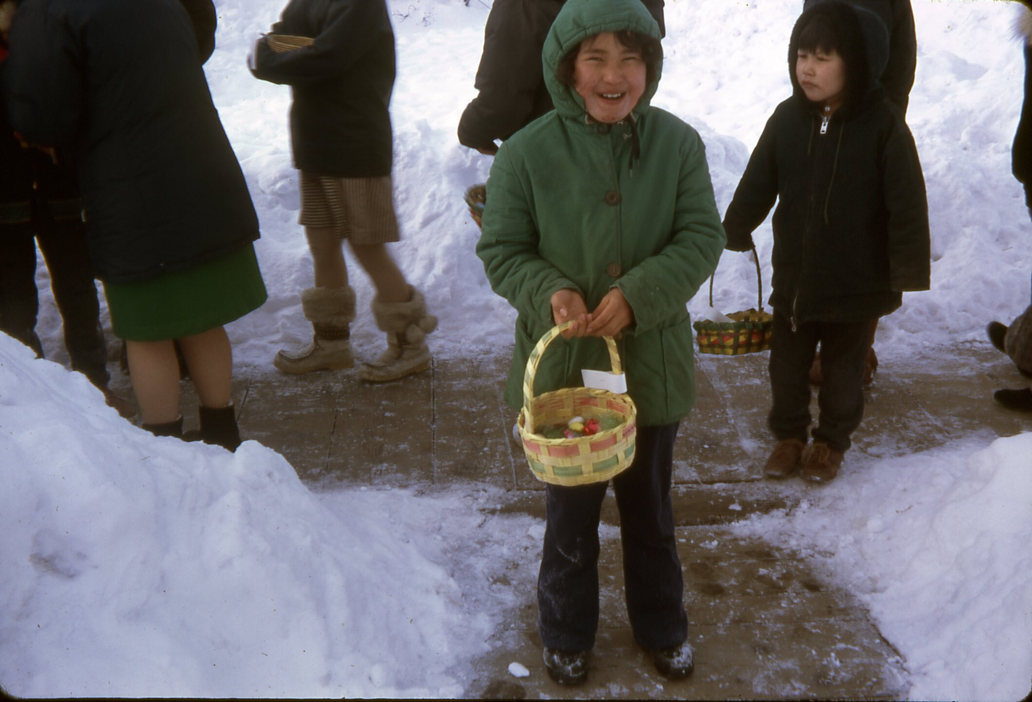 1972 Easter basket hunt 1.jpg