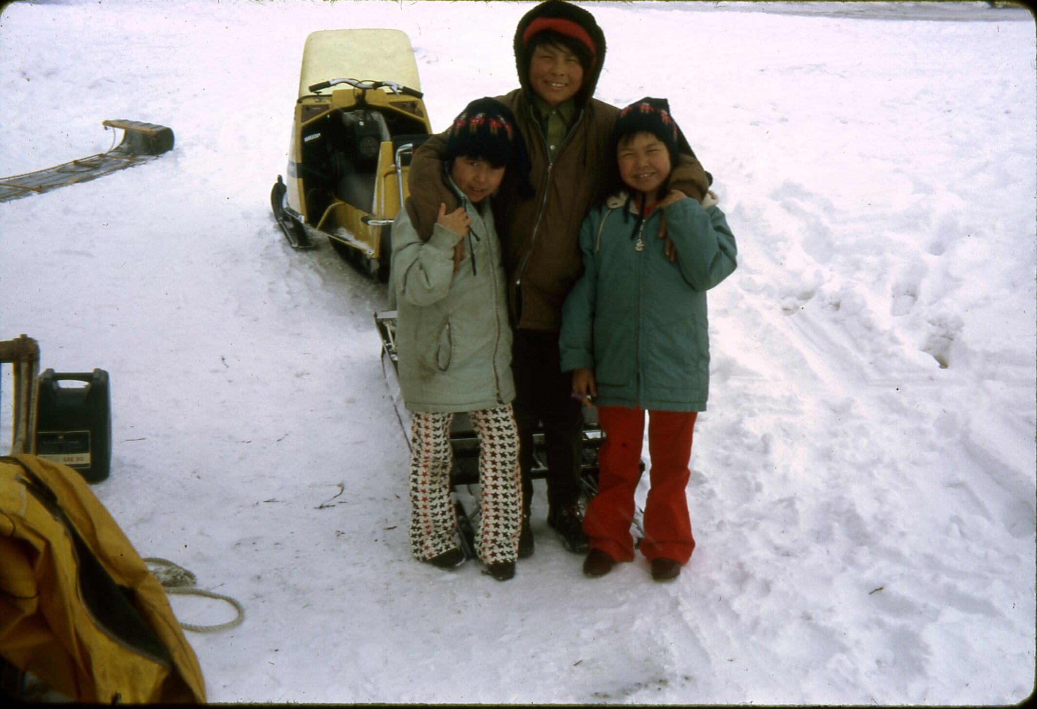 1972 Jimmy Oscar and girls.jpg