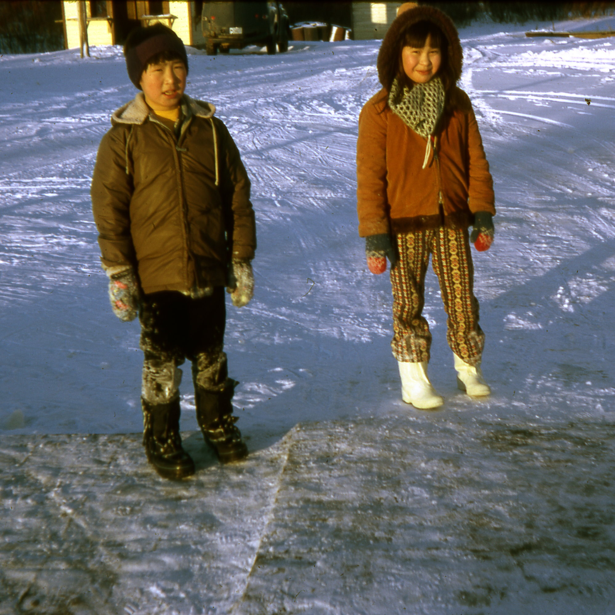 1973 Children by walk.jpg