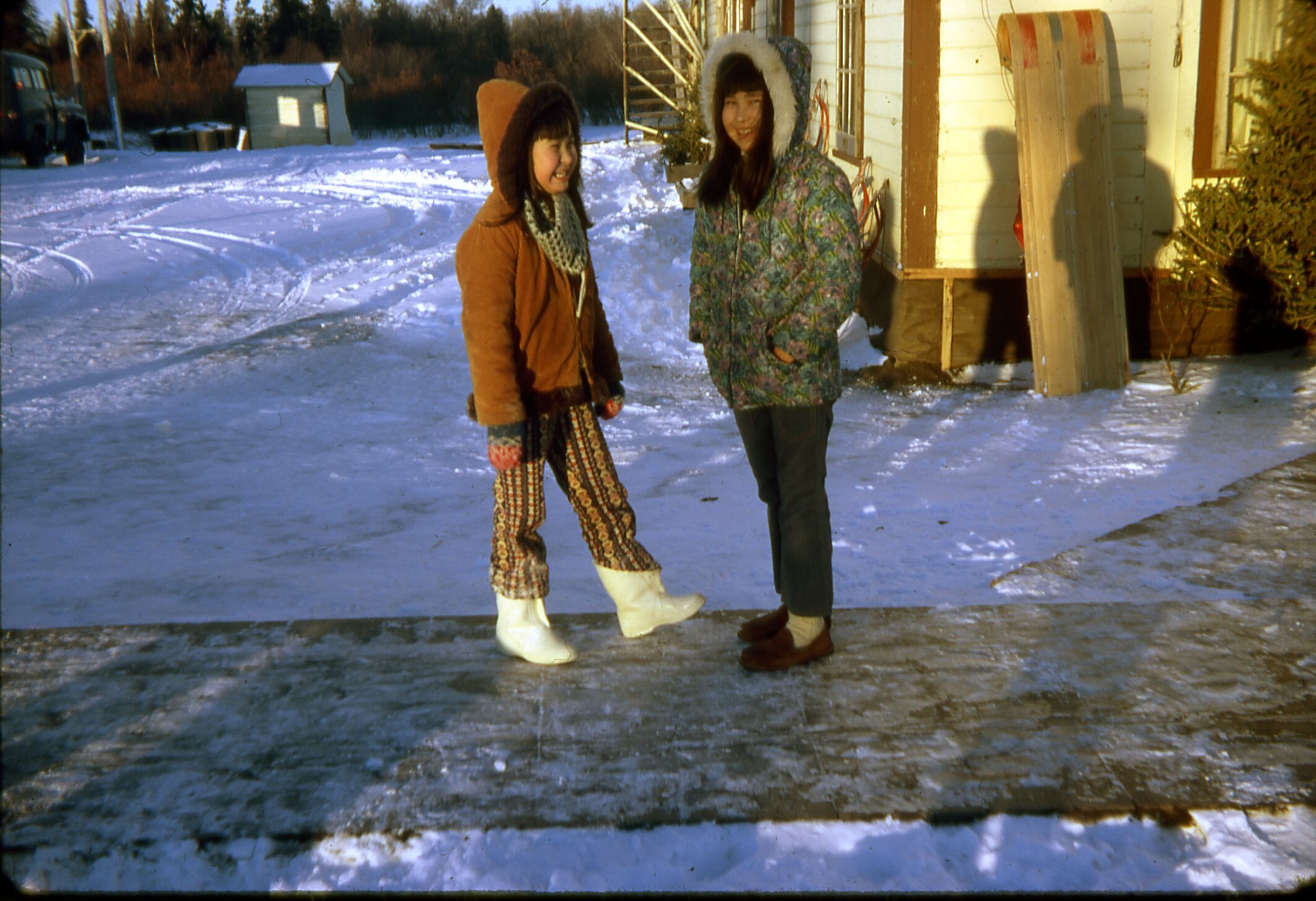 1973 Girls in front of winter dorm.jpg