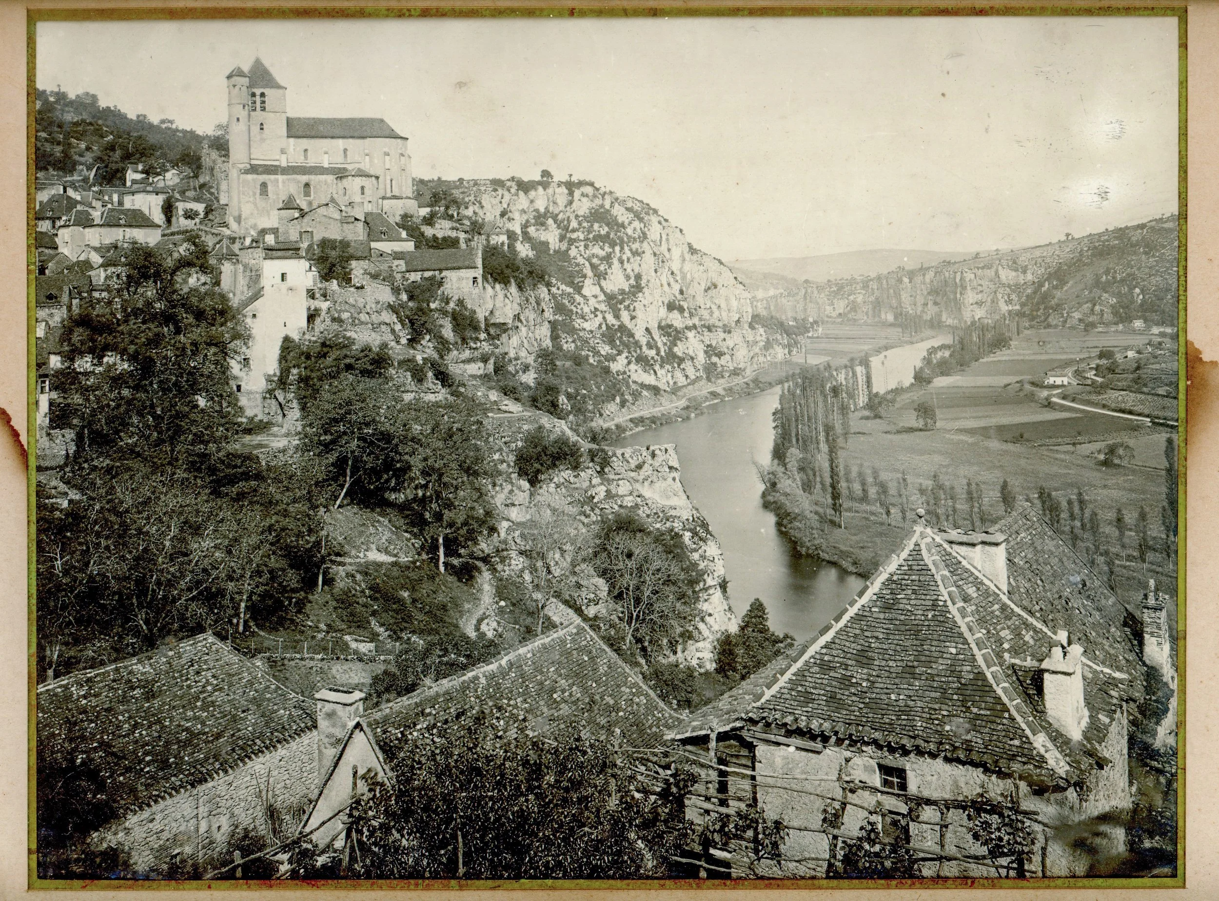 Simona Archive Gallery — RADICALE 1924
