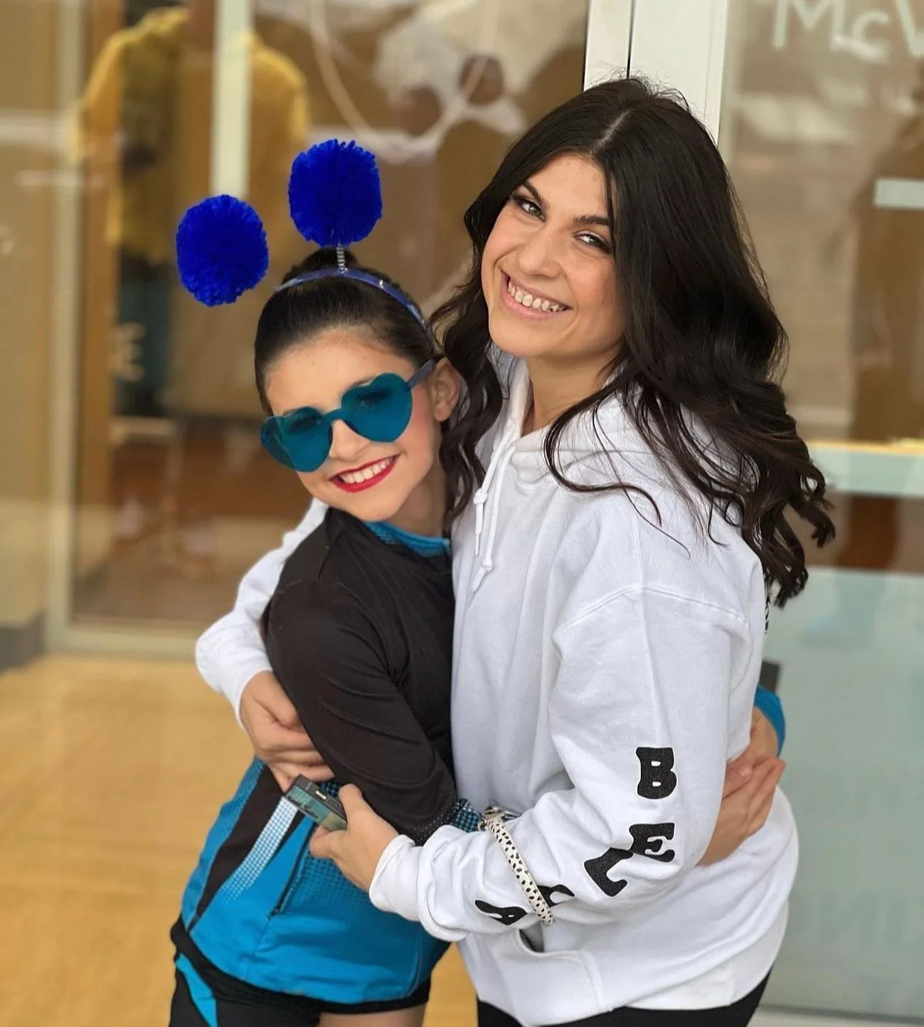 💃🏽🎂HAPPY BIRTHDAY KASSIDY!! 🌸🌺 To our strong, unstoppable beauty: you bring so much joy, passion and love to our spa family 💓 cheers to many, many more years of success and happiness! ☀️🌺💓