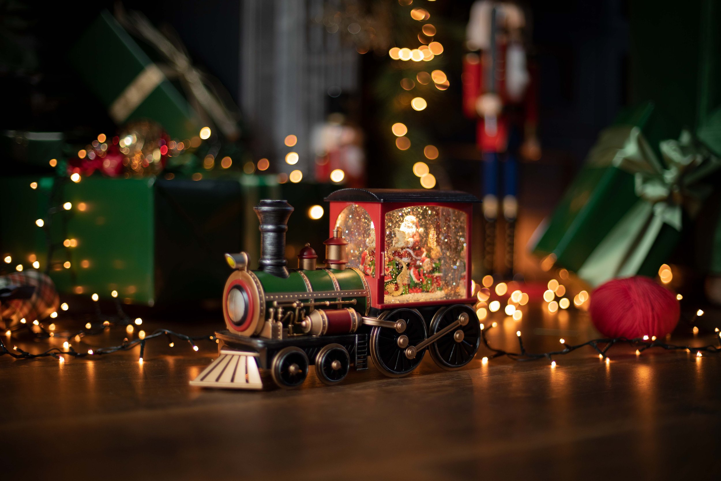 Christmas Decoration - Train v2.jpg