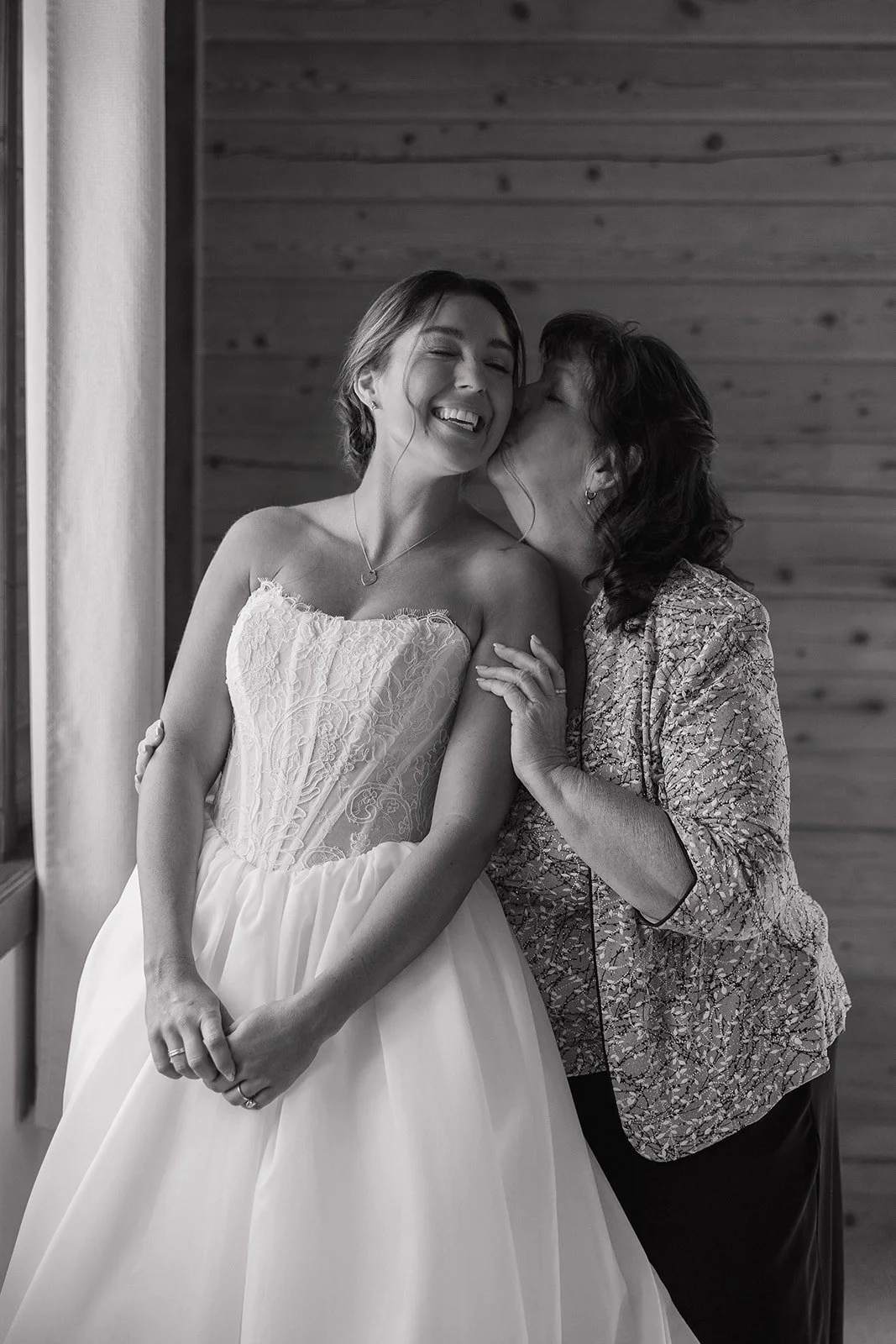 KellyKodyWeddingSneakPeeks-13.jpg
