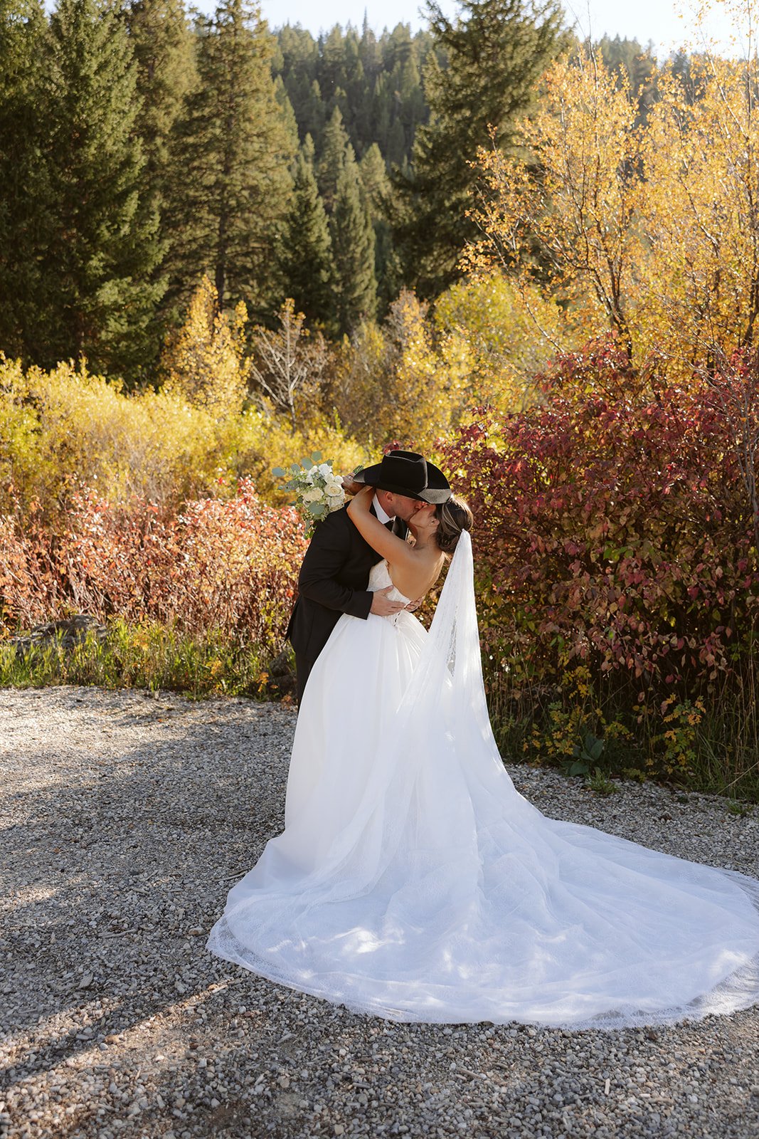 KellyKodyWeddingSneakPeeks-76.jpg