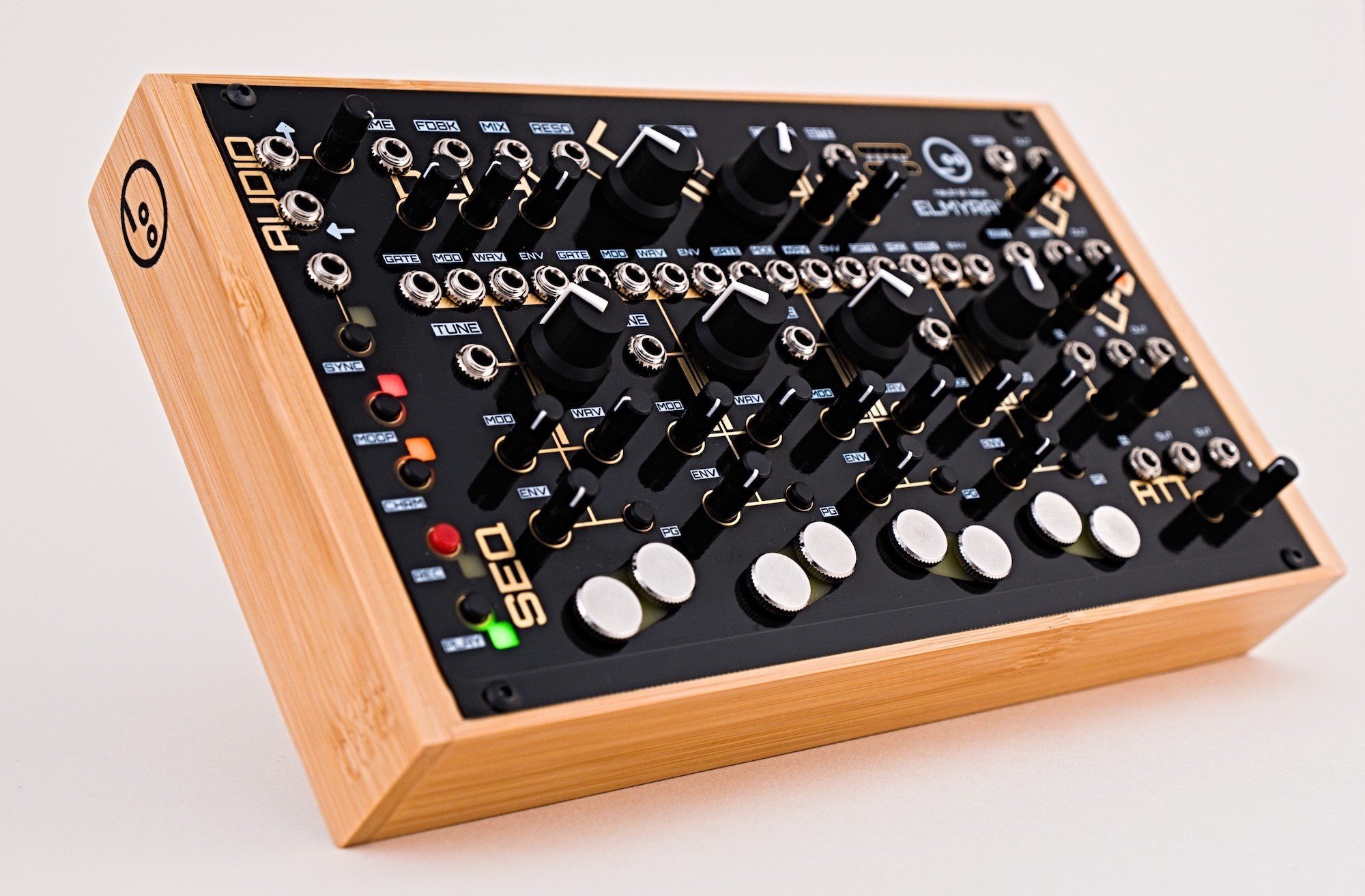 elmyra2-desktop-black-angled.jpg
