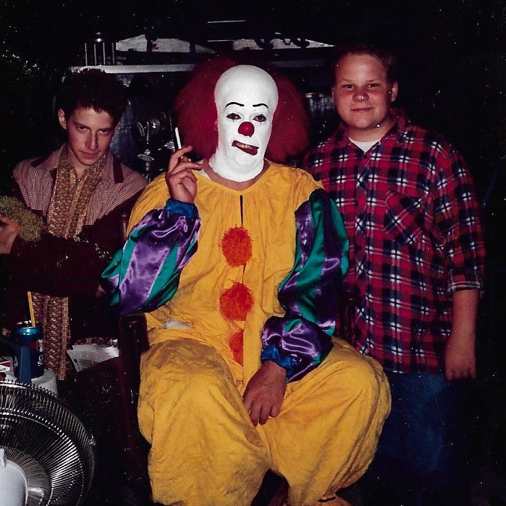 Pennywise smoke break behind the scenes of It (1990) 🤡
.
.
.
.
.
#stephenking #timcurry #fantasmahouse #oldschoolhorror #vintagehorror #retrohorror #horrorfilm #horrorfilms #cultfilm #midnightmovie #indiefilm #indiehorror #weirdfilm #retro #vhs #vin