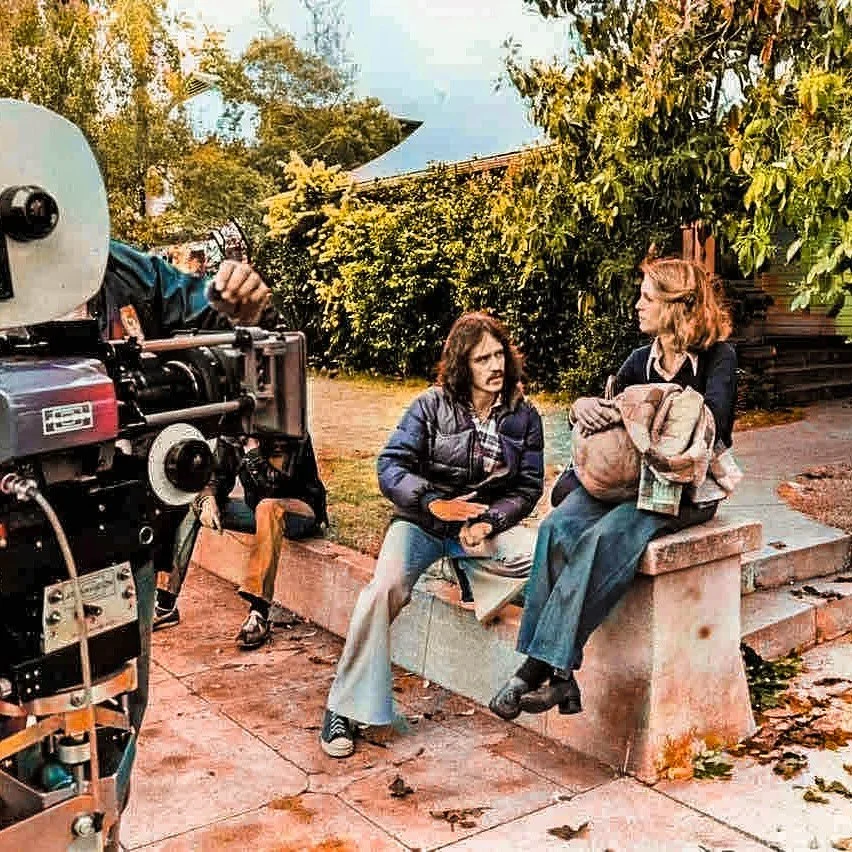 Carpenter and Curtis behind the scenes of Halloween (1978) for your feed as we enter the autumnal season 🎃
.
.
.
.
.
#folkhorror #eurohorror #fantasmahouse #oldschoolhorror #vintagehorror #retrohorror #horrorfilm #horrorfilms #cultfilm #midnightmovi