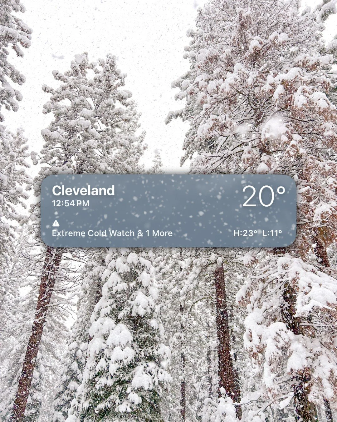 Brrrr, it's cold out there 🥶 Stay warm and safe today, and avoid necessary travel. If you do need to be on the roads, drive slow and give yourself extra time. Huge thanks to all the snow removal crews working around the clock to keep our streets cle