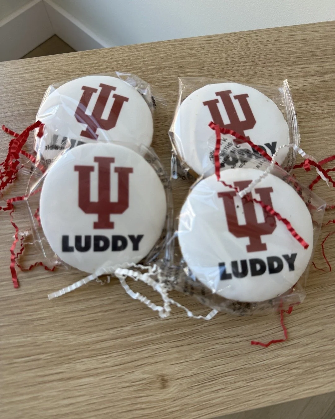 A recent custom box addition ❤️ Every item is chosen for a reason, because the best gifts feel personal. 

#indianagifts #localgiftshop #bloomingtonindiana