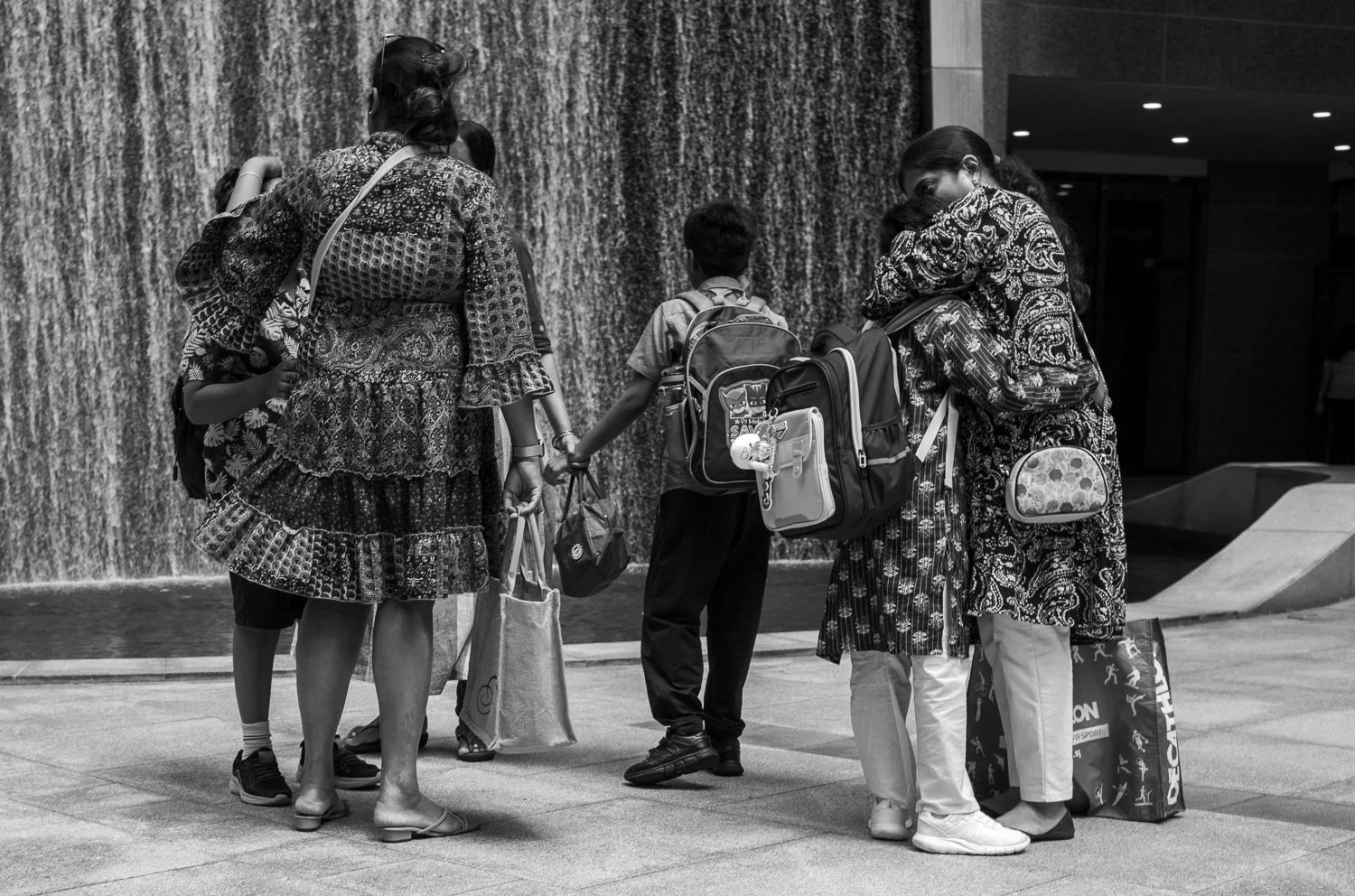 Hugging - May 2025 (L42790)