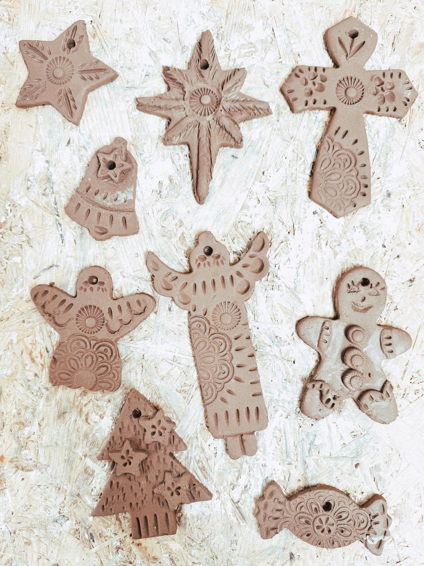 It&rsquo;s time to start making Christmas decorations ready for the Christmas Tree. Still some spots available for our Christmas Workshop or pop in on a Friday afternoon during our Open Studio times 2-6pm 🎄 

#workshops #ceramics #Surfcoast #TORQUAY