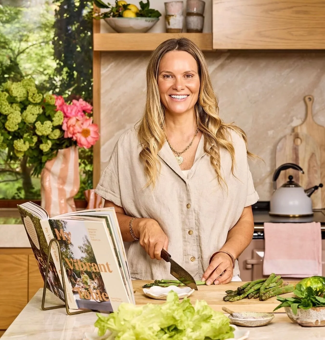 The gorgeous Naomi from @rawplant_life with two of my striped crushed vases in the background. 
Tall Crush + Short Crush
Thank you so much for your support and lovely comments about my work 🤎