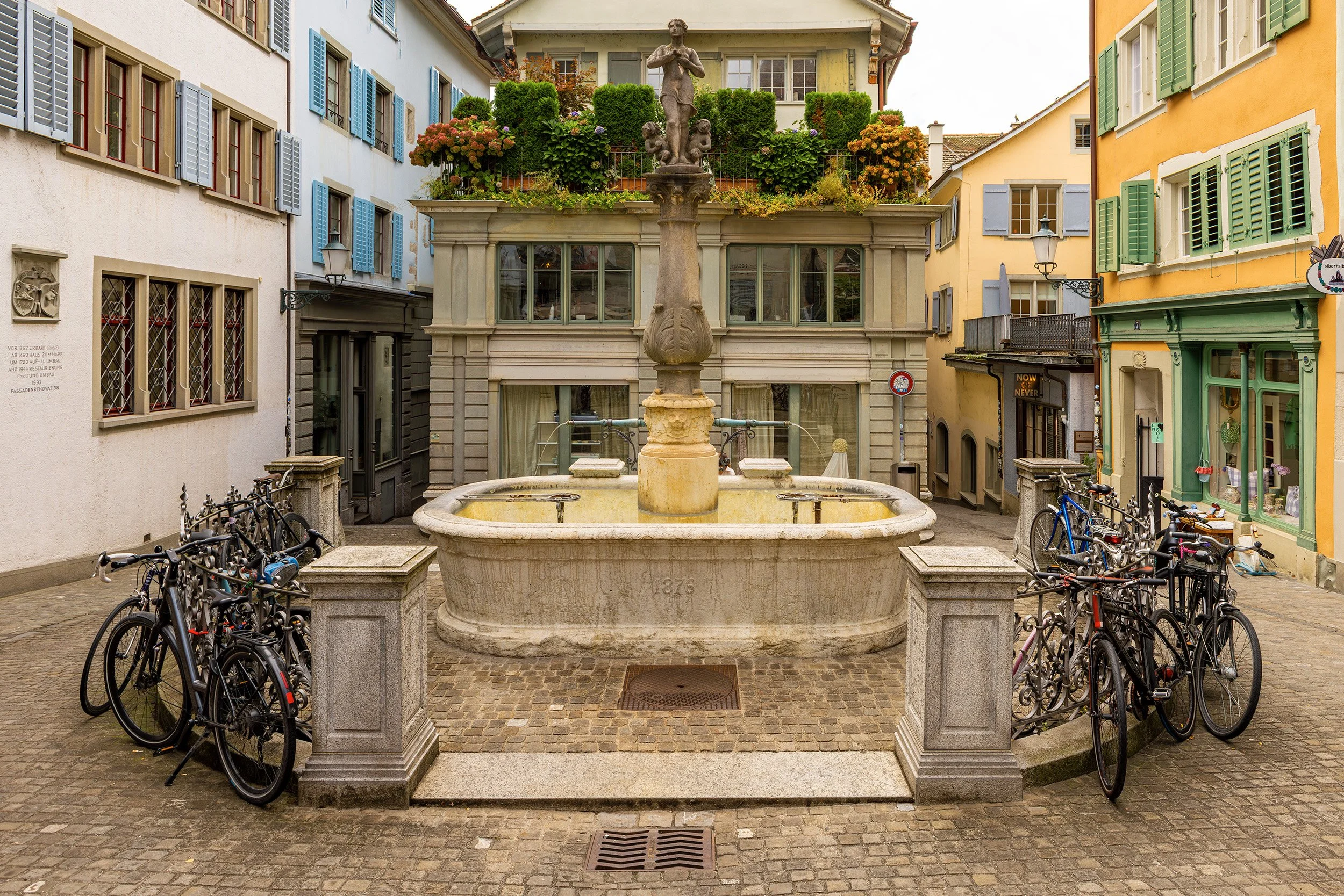 Symmetrical Cityscape - Zürich, Switzerland