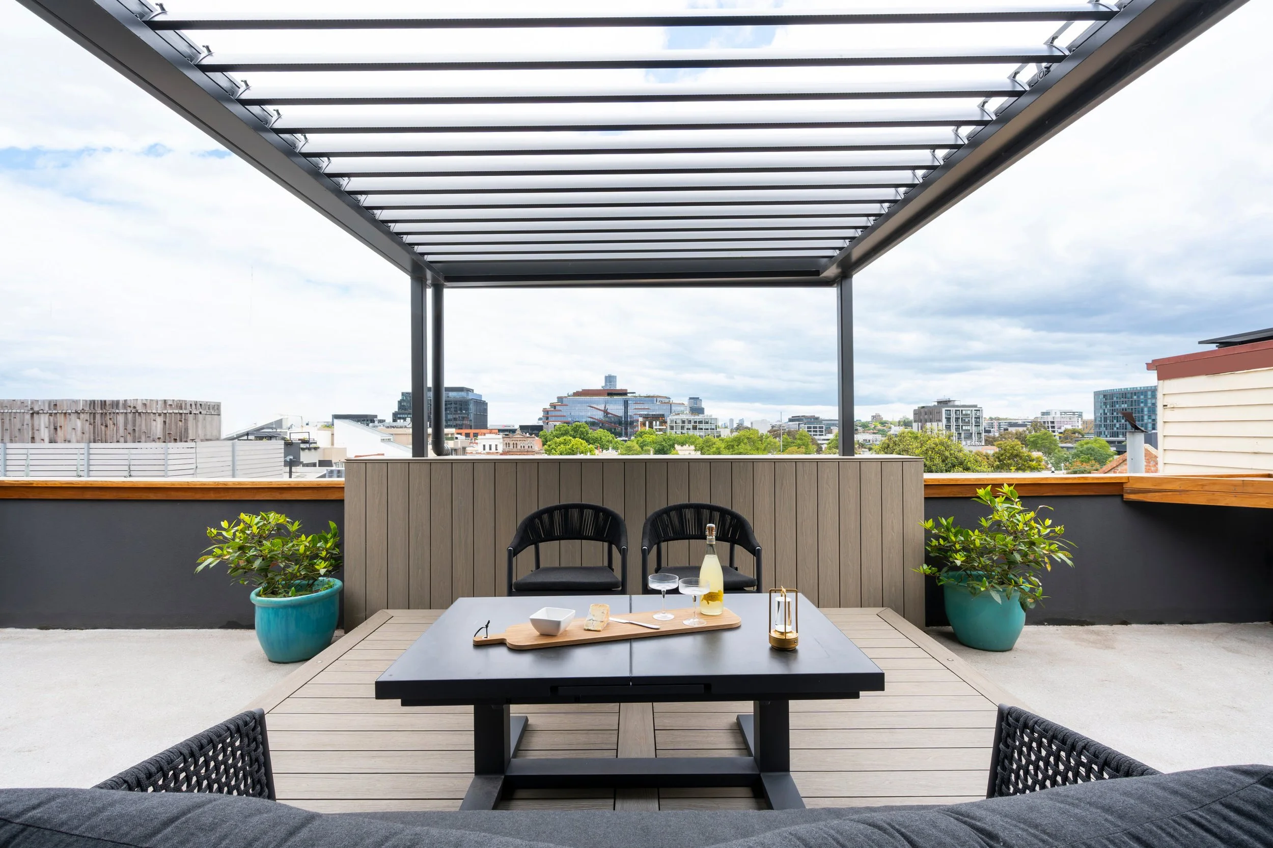 Atcliffe Walder Atelier-roof terrace vergola.jpg