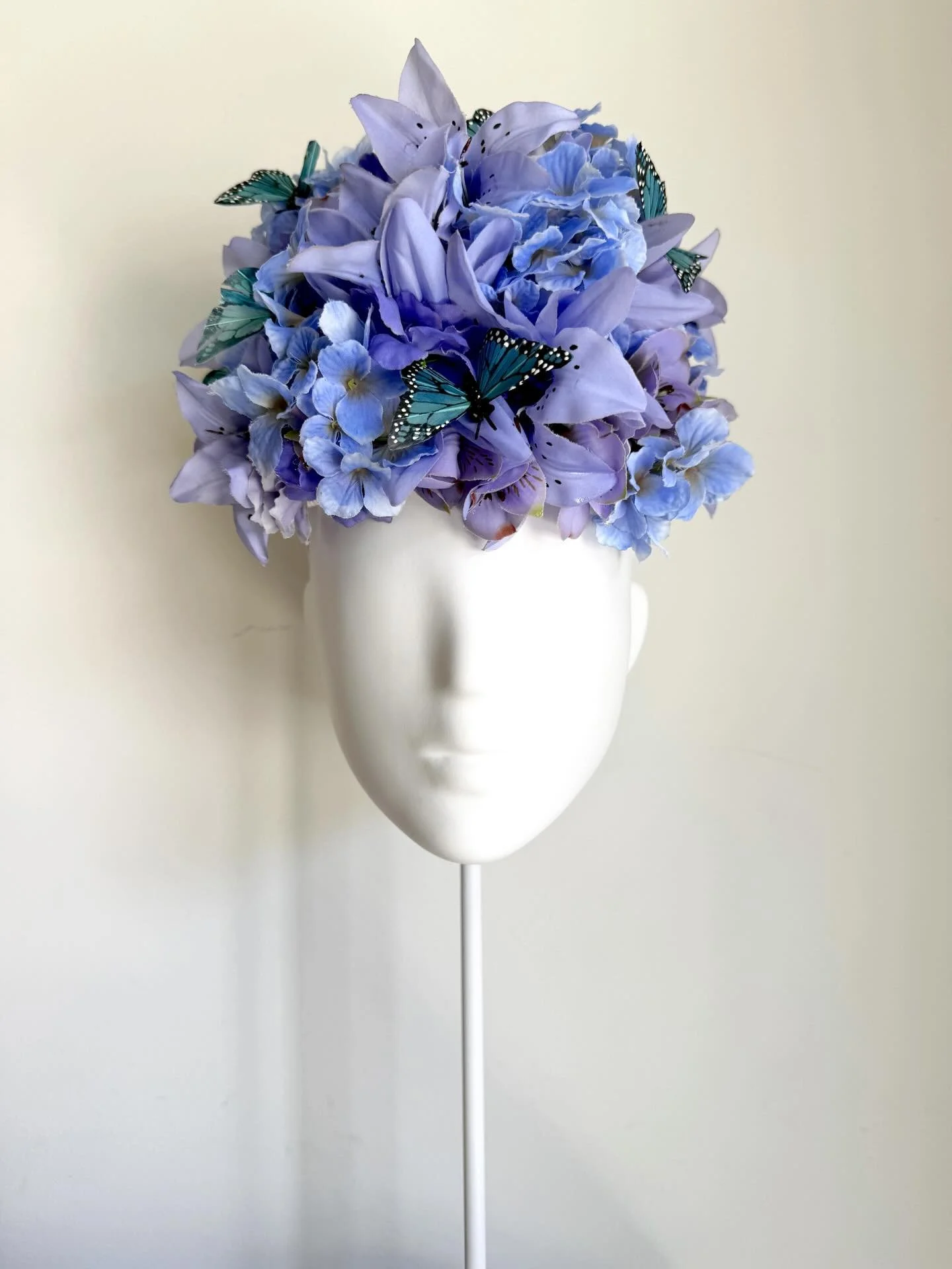 Im blue dabadee dabadaaa&hellip;&hellip;&hellip;&hellip;&hellip;&hellip;&hellip;&hellip; Introducing our aquamarine floral garden headpiece, decorated with feather &amp; crystal butterflies 🦋, as part of the &ldquo;Me,Myself &amp; I&rdquo; collectio