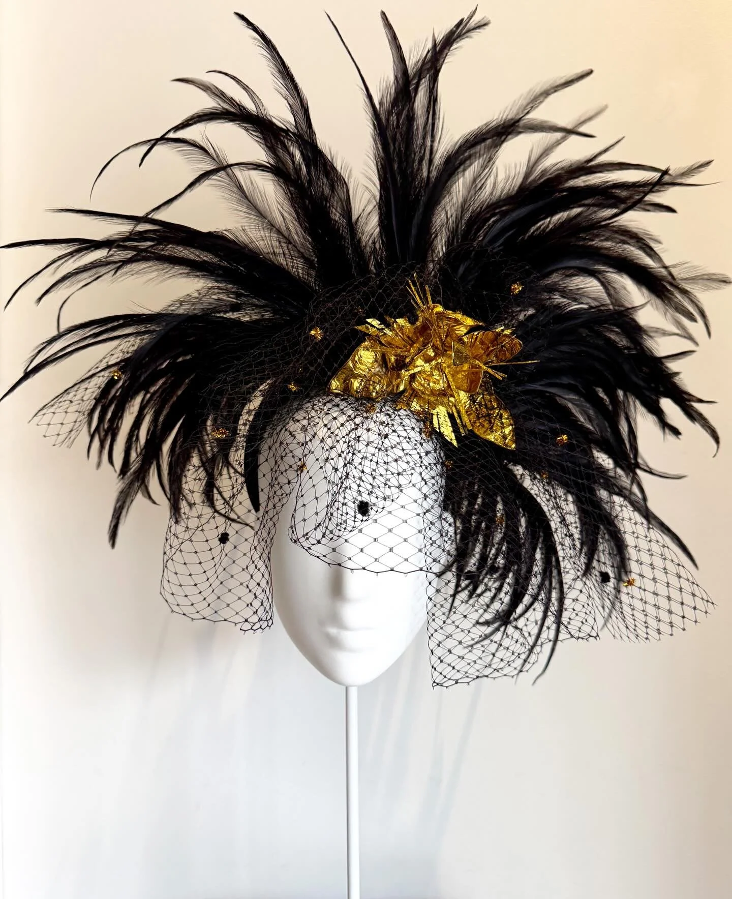 She&rsquo;s a showgirl &amp; she&rsquo;s not afraid to show it&hellip;&hellip;&hellip;&hellip;&hellip;&hellip;&hellip;.. Layers of black feathers, sculpted to perfection, finished off with vintage veiling &amp; sculpted golden floral, as part of the 