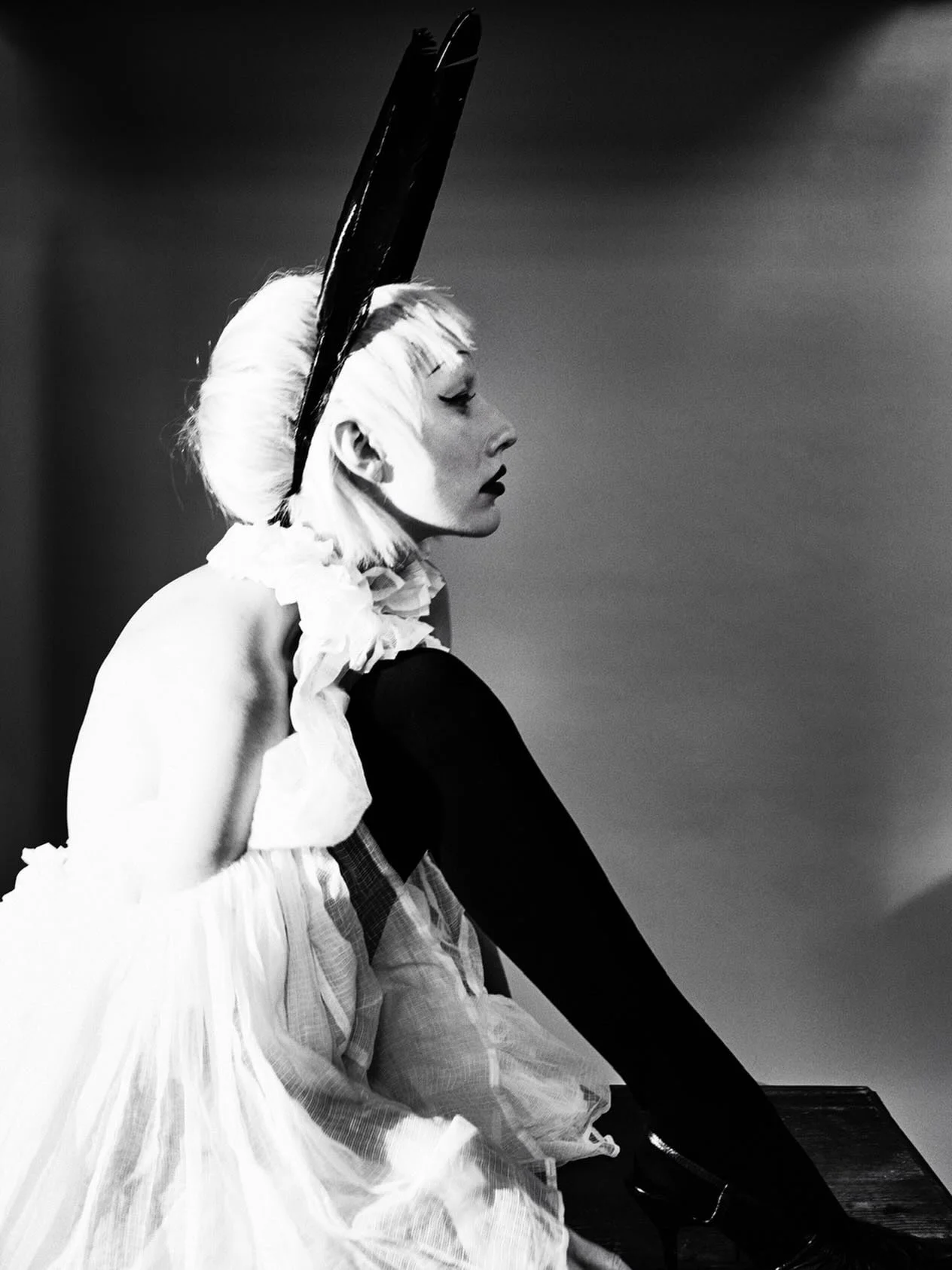 Bunny is still hopping around, hope everyone&rsquo;s having the best Easter Monday&hellip;&hellip;&hellip;&hellip;&hellip;&hellip;&hellip; Found another gem of our feather headpiece captured by @hector__clark #millinery #fashion #fashionphotography #