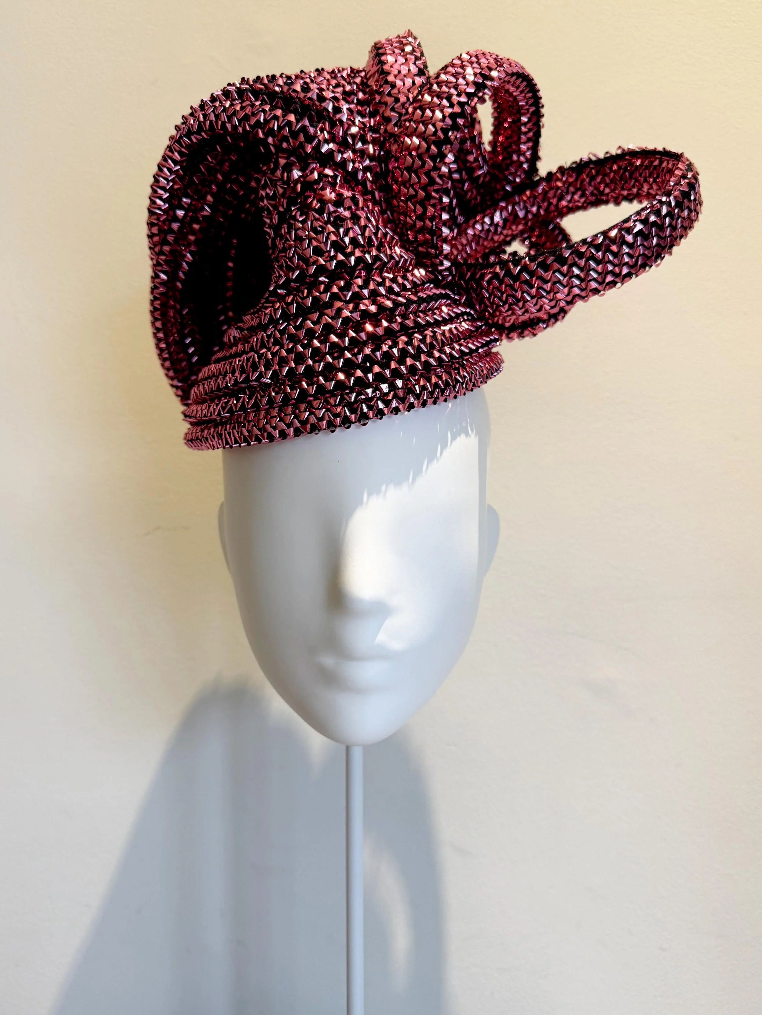 Trying something a little bit different&hellip;&hellip;&hellip;&hellip;&hellip;&hellip;&hellip; Introducing first piece from our metallic elastic capsule&hellip;&hellip;&hellip;.. Loved playing with this new medium, I started with creating the base, 