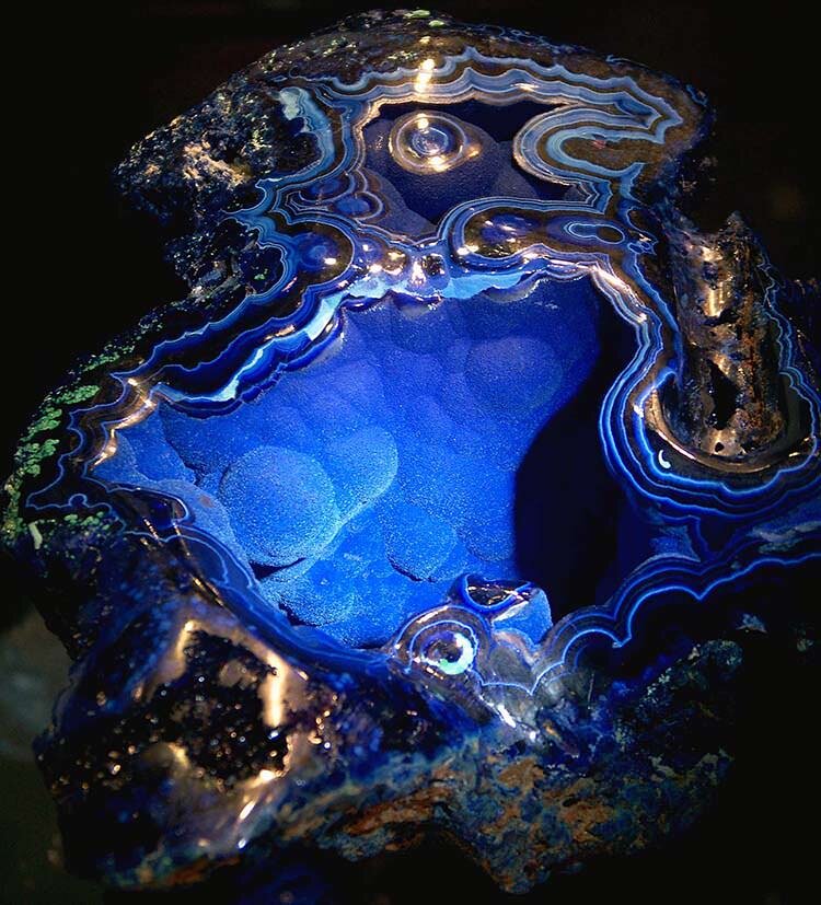 Velvet-beauty-azurite.jpg