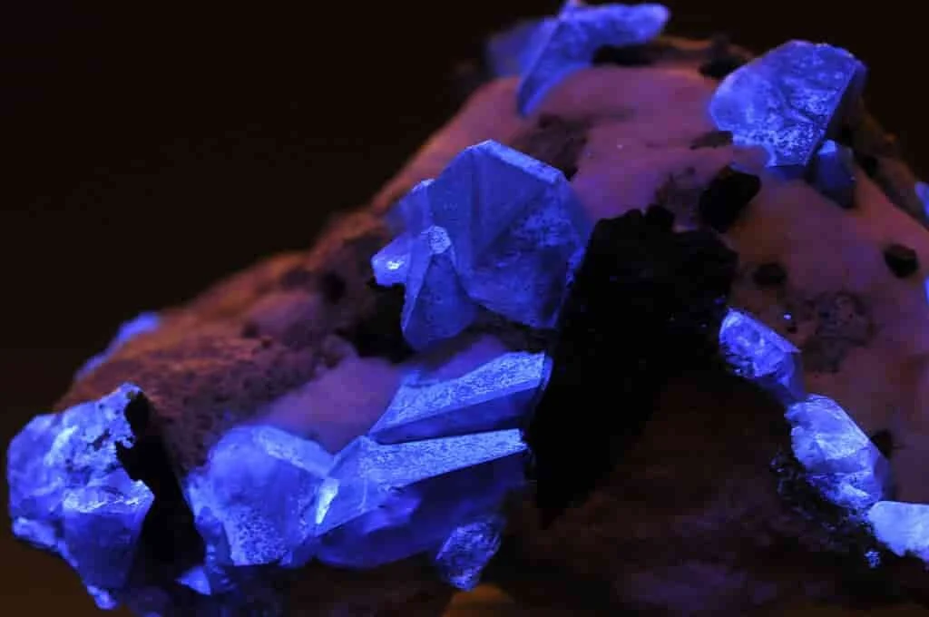 Benitoite-The-Rarest-Gemstone-Found-in-the-World-only-been-found-in-California-GeologyPage.jpg