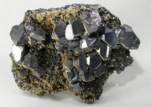 Galena-Siderite-Sphalerite-226406.jpg