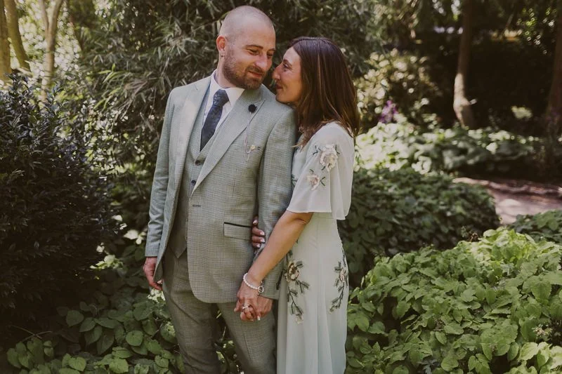 How to feel relaxed and natural in your wedding photos (even if you hate being in front of the camera)