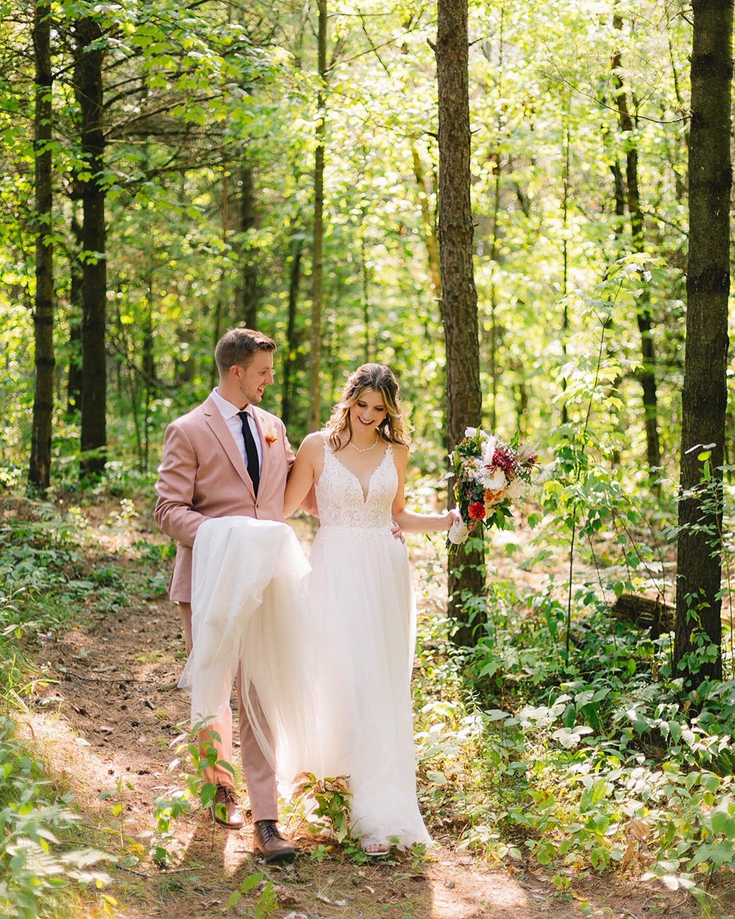 Summertime strolls in the forest with Kevin &amp; Madison.🌳☀️
