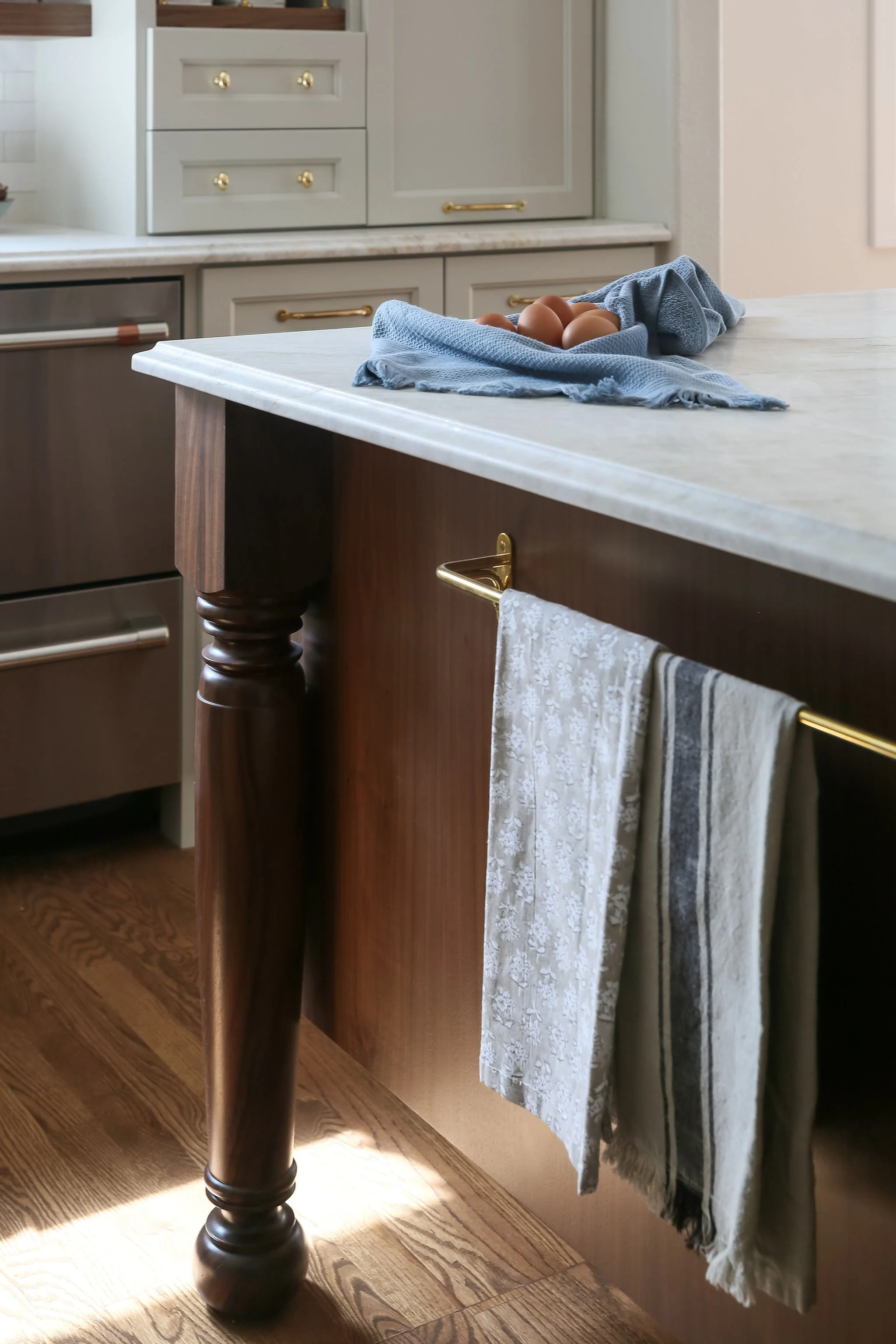 Kitchen Island.1.jpg