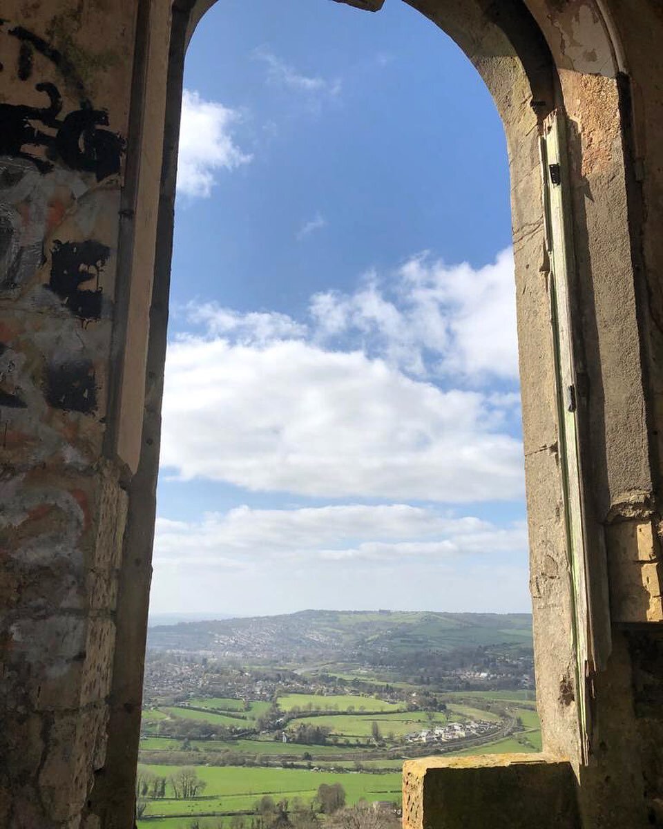 Argh the weather this weekend has been so incredible! It was like summer yesterday. We were just out in a T-shirt. This was the amazing view over the city of Bath from Brown&rsquo;s Folly. We started in Monkton Farleigh and did a loop down through th