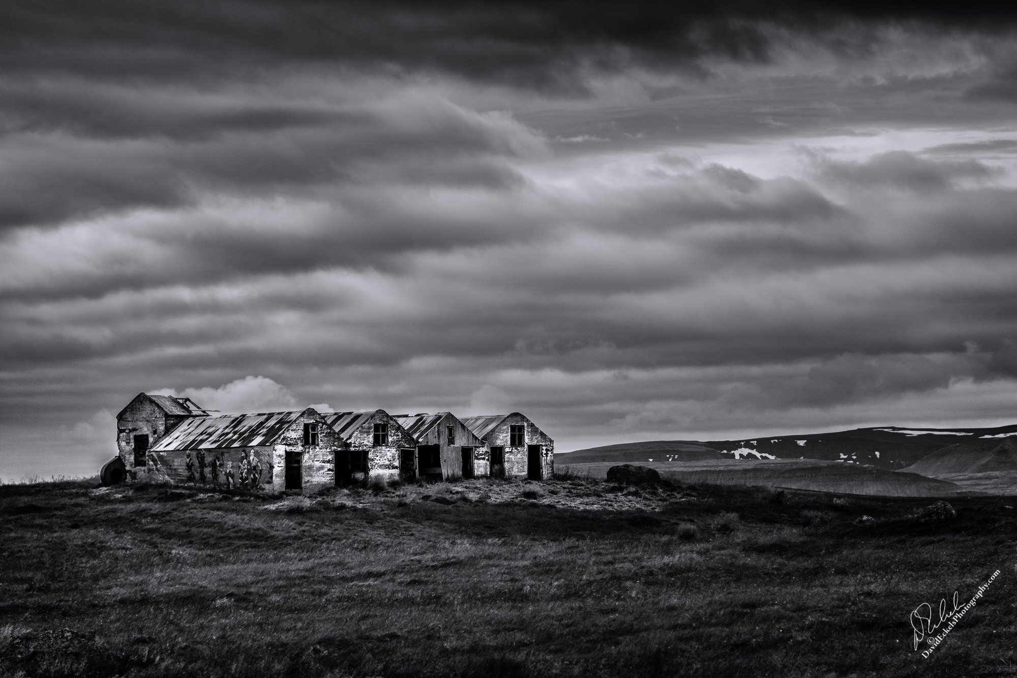 Iceland Barns Abandoned.jpg