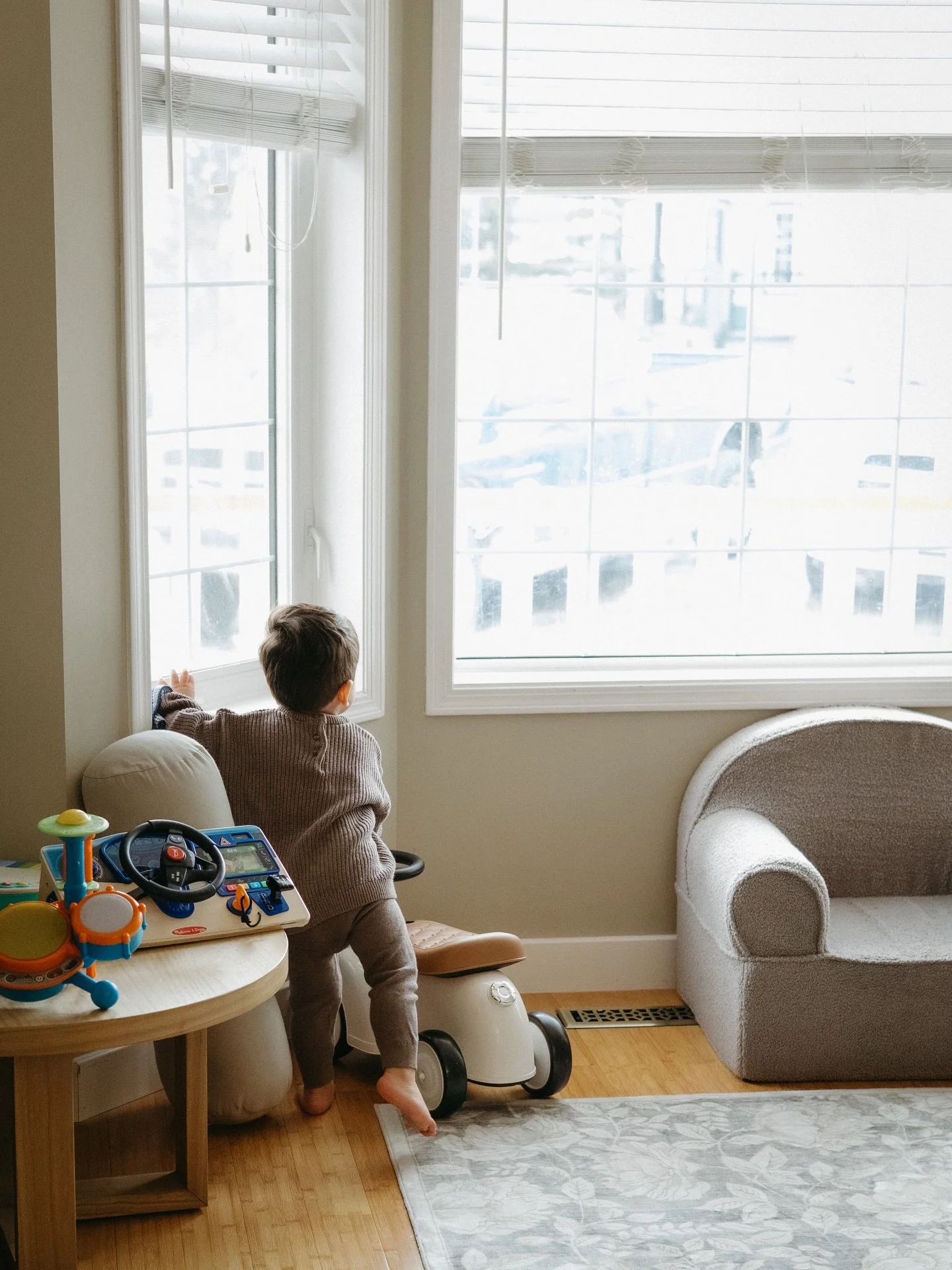 Cold days > cozy stays. 

I will forever love in home family photo sessions where toddlers can feel safe and at ease, acting wild and unhinged showing me all their favourite trucks and books. 🥰 THE BEST.

Maternity | Newborn | Calgary Family Phot