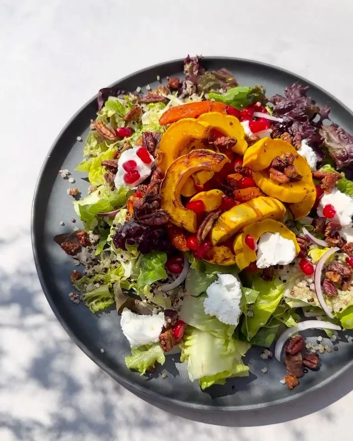 On the menu: The Fall Crunch Salad

Standouts: Roasted Delicata squash, carrots, pomegranate, goat cheese, quinoa, and pecan crunch, all layered over a base of seasonal greens&mdash;fris&eacute;e, tuscan kale, lola rosa, and gem lettuce&mdash;for add