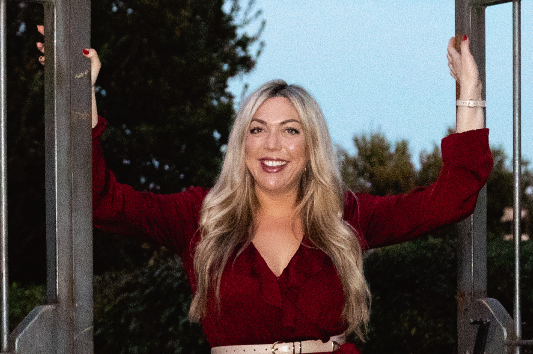 How to Sell Online Courses Without Being on Social Media All the Time