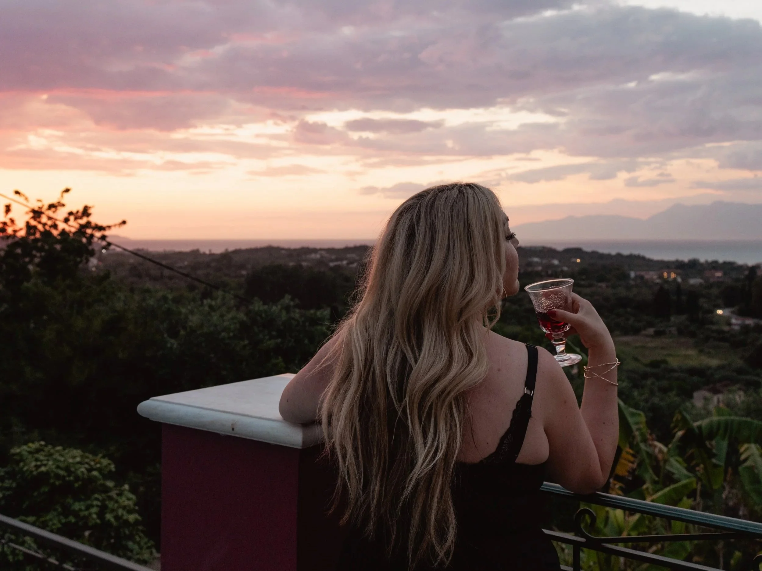 How to Sell Online Courses Without Feeling Salesy (A Sales Mindset Guide For Hair + Beauty Educators)